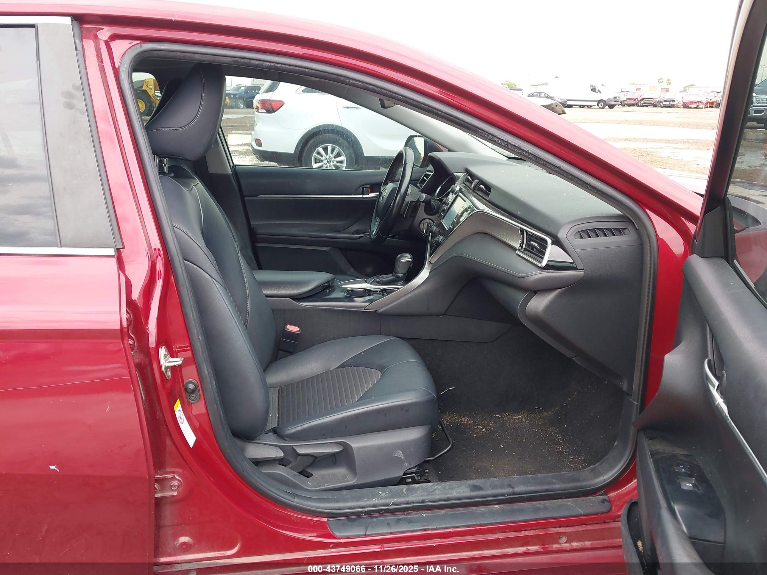 TOYOTA CAMRY image 5