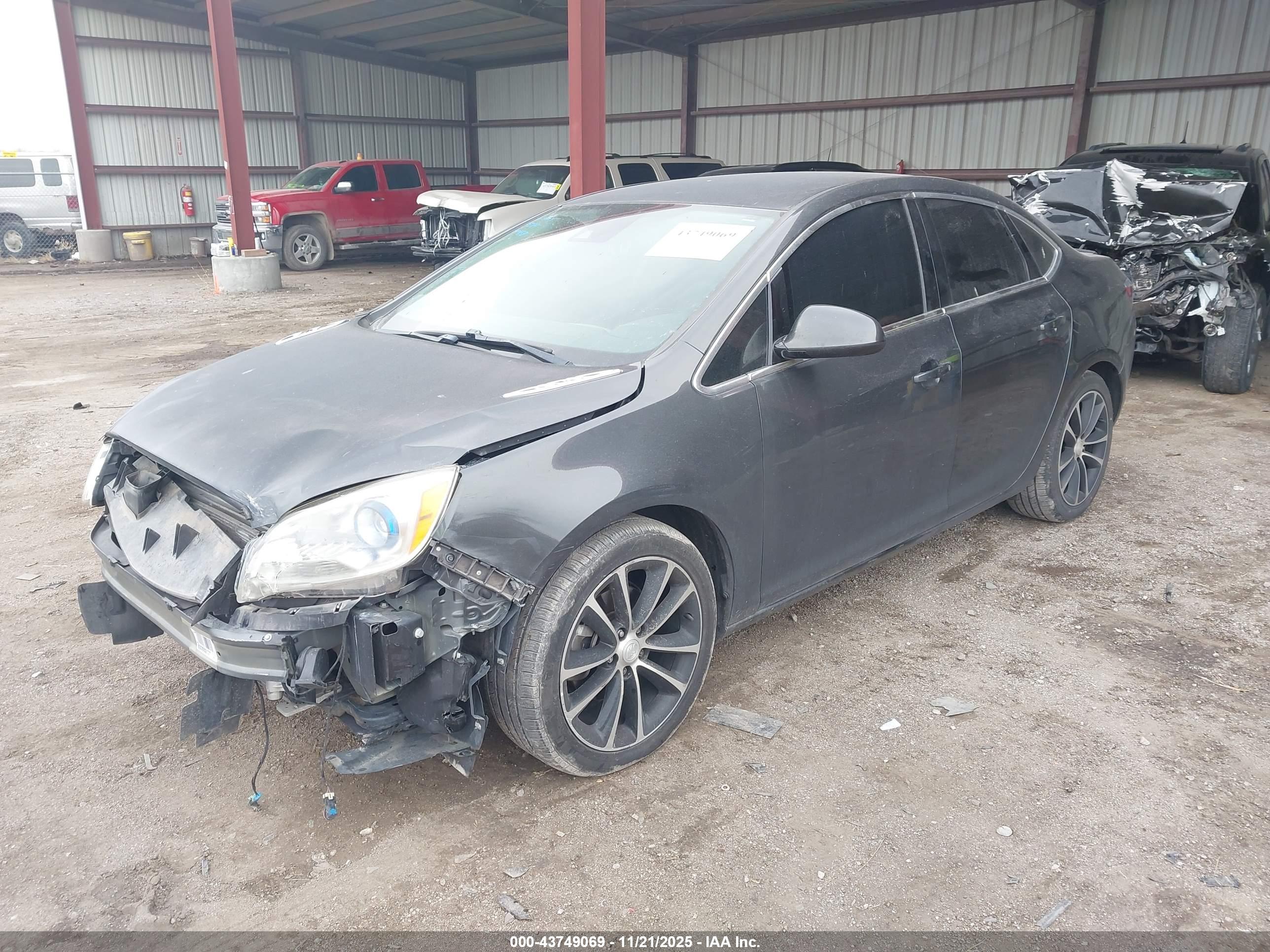 BUICK VERANO image 2