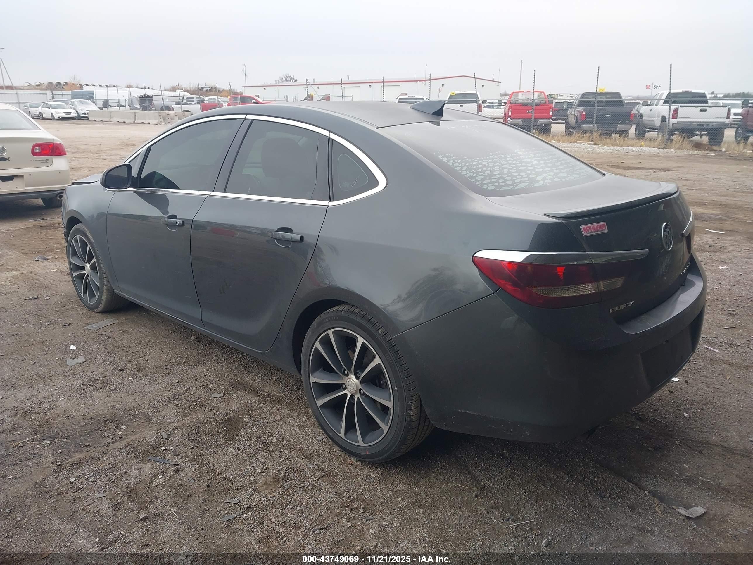 BUICK VERANO image 3