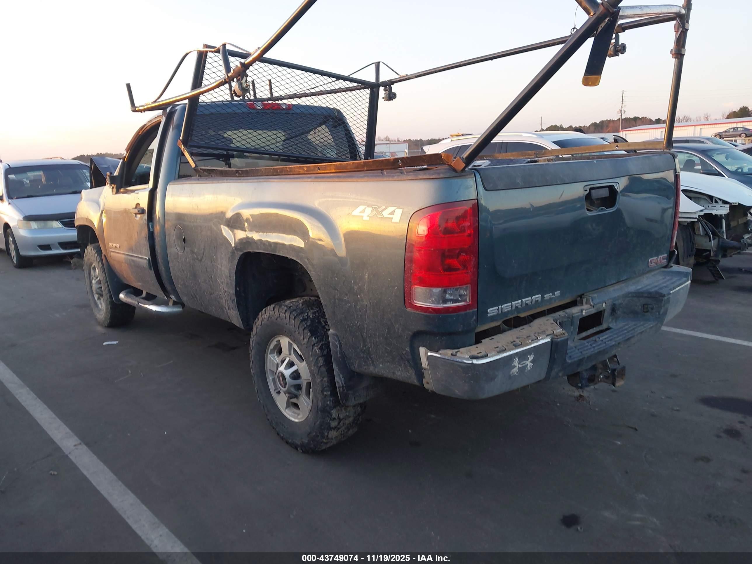 GMC SIERRA image 3