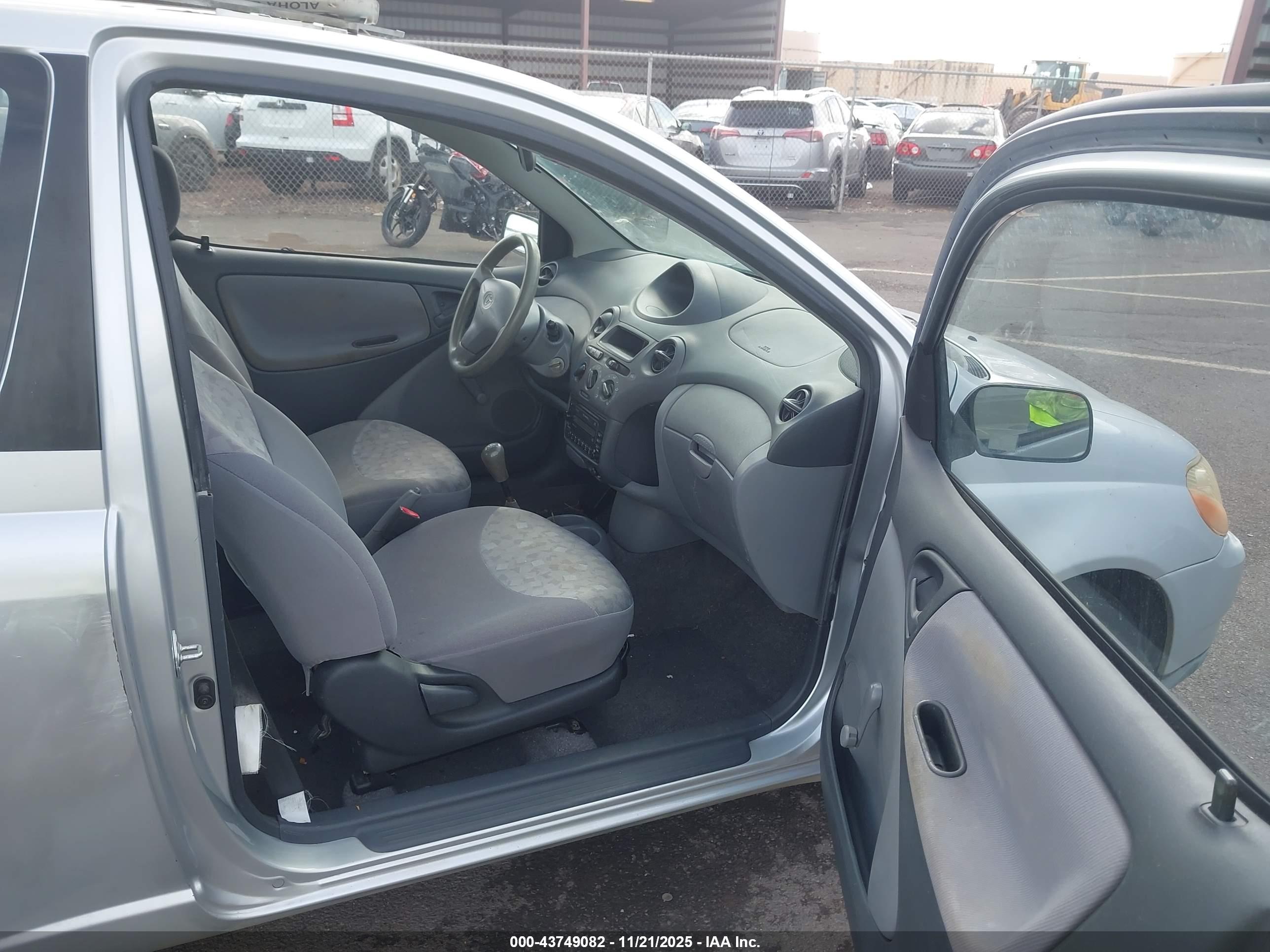 TOYOTA ECHO image 5