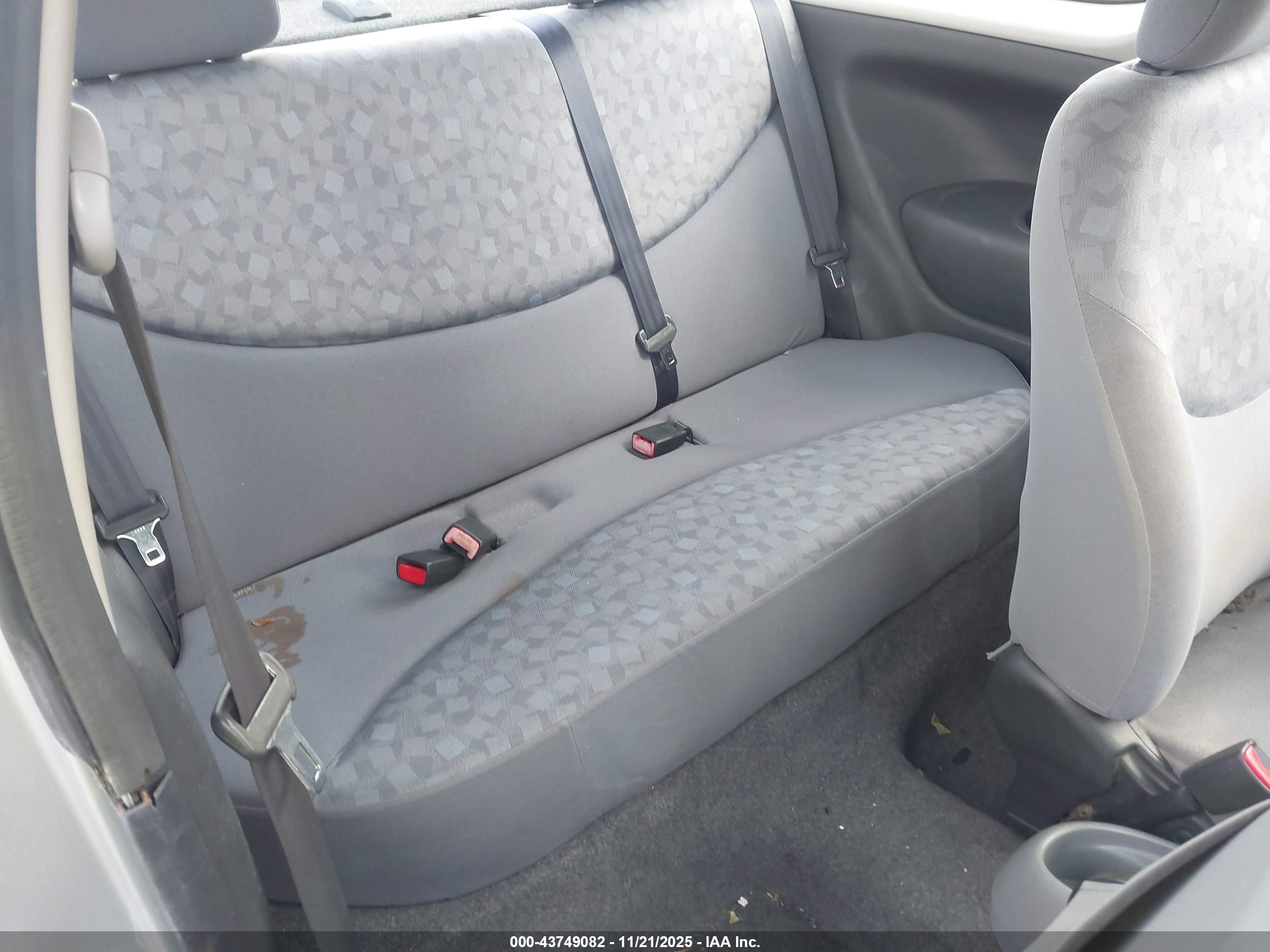 TOYOTA ECHO image 8