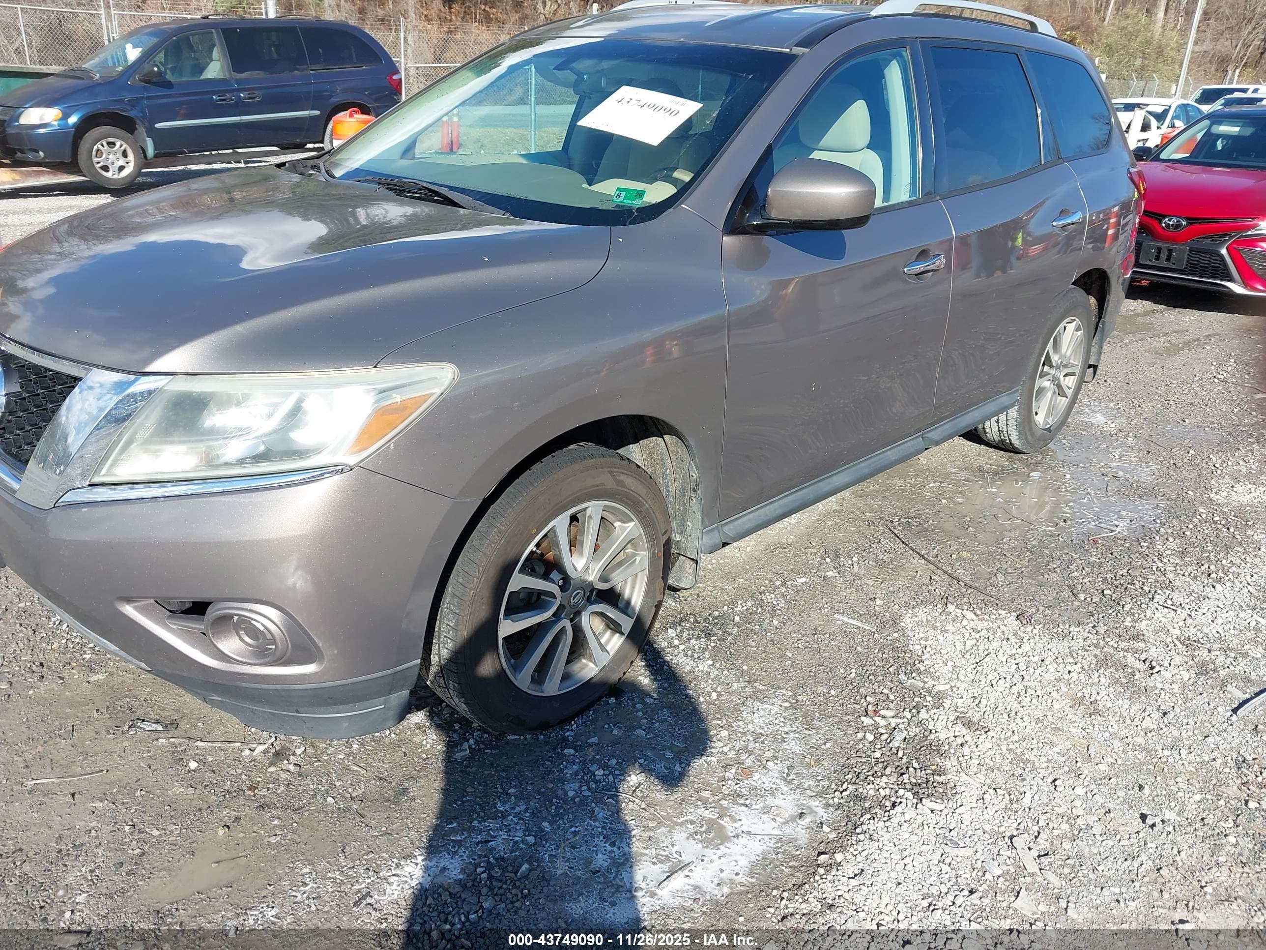 NISSAN PATHFINDER image 2