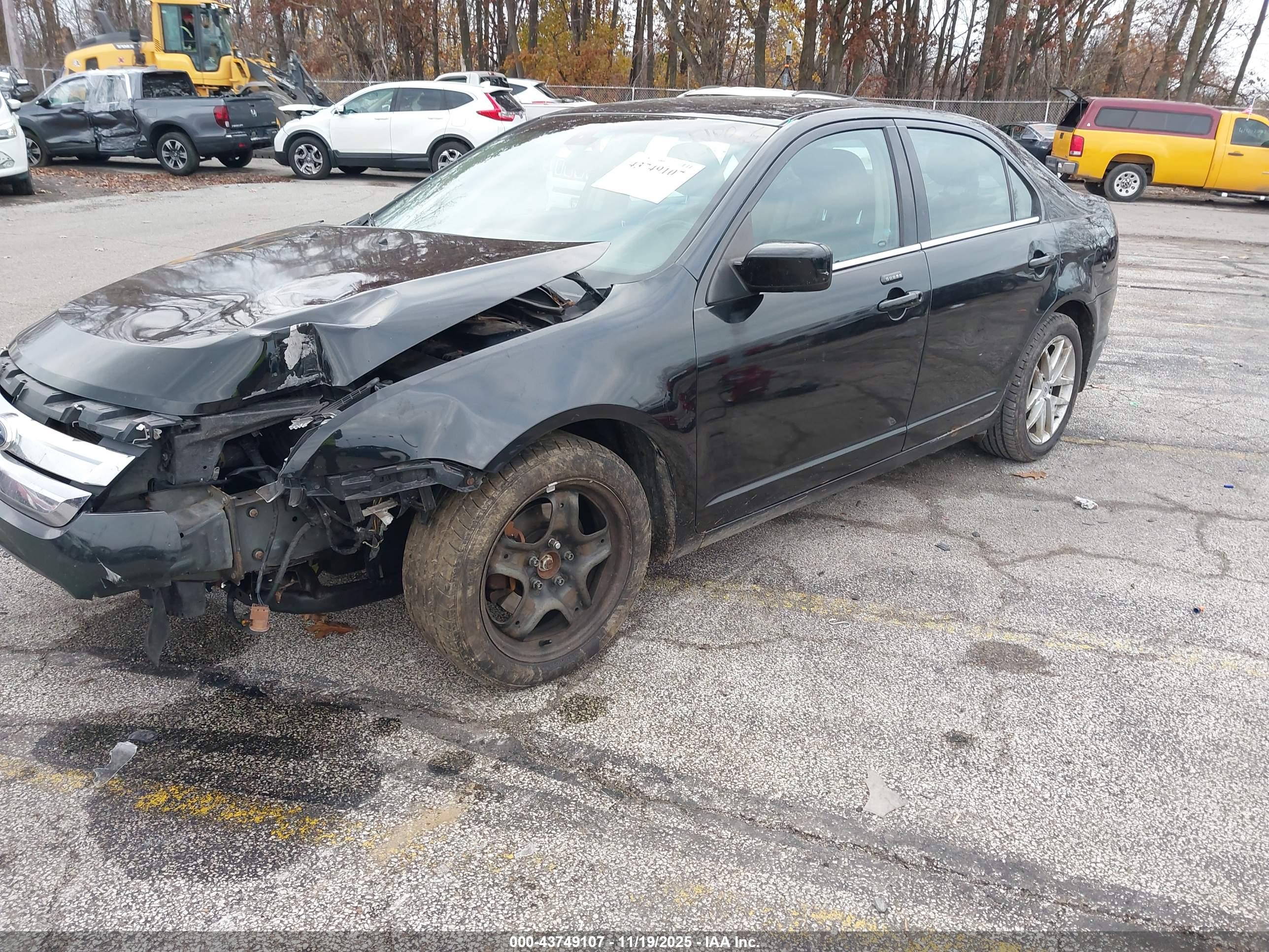 FORD FUSION image 2