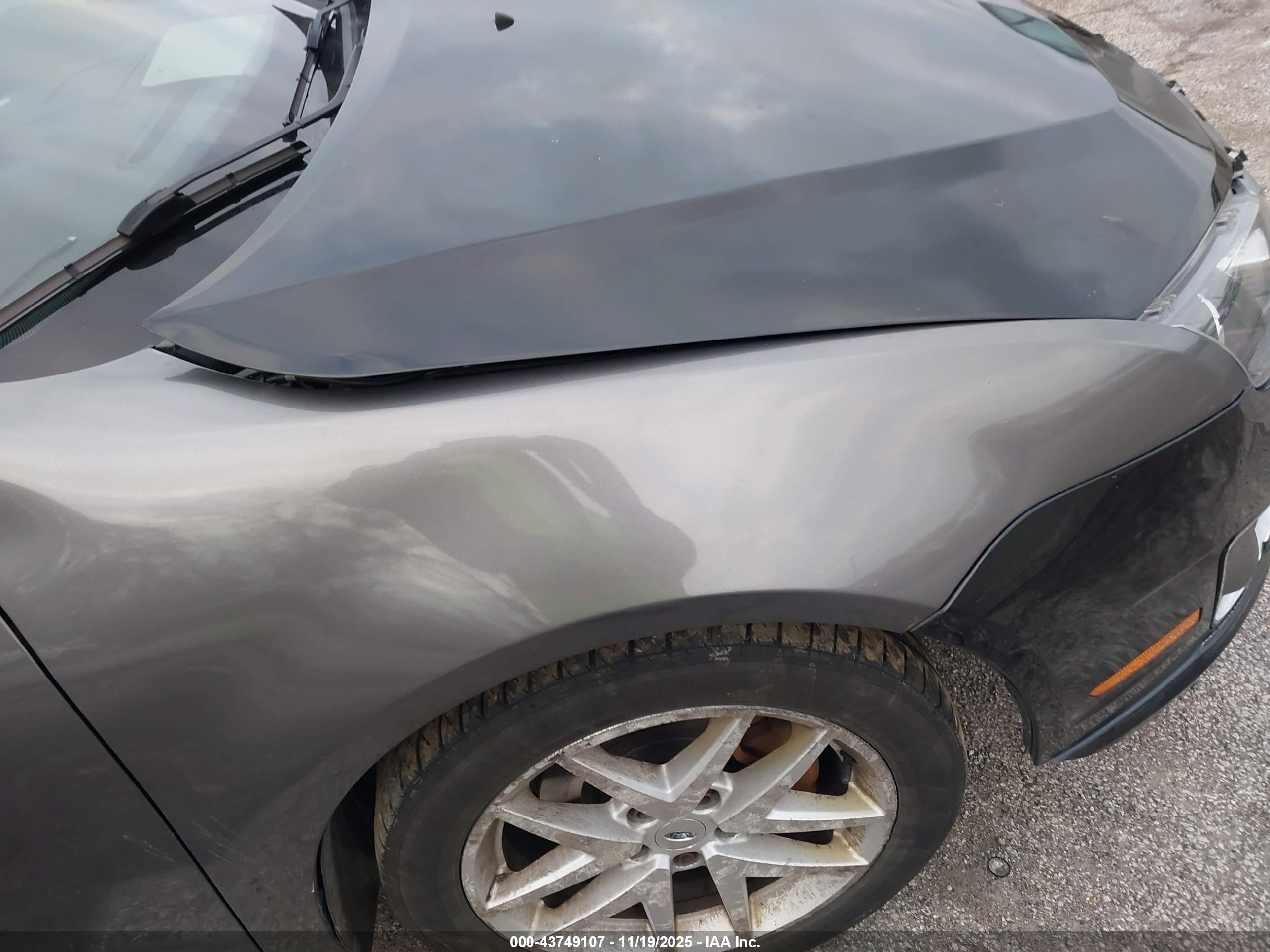 FORD FUSION image 6