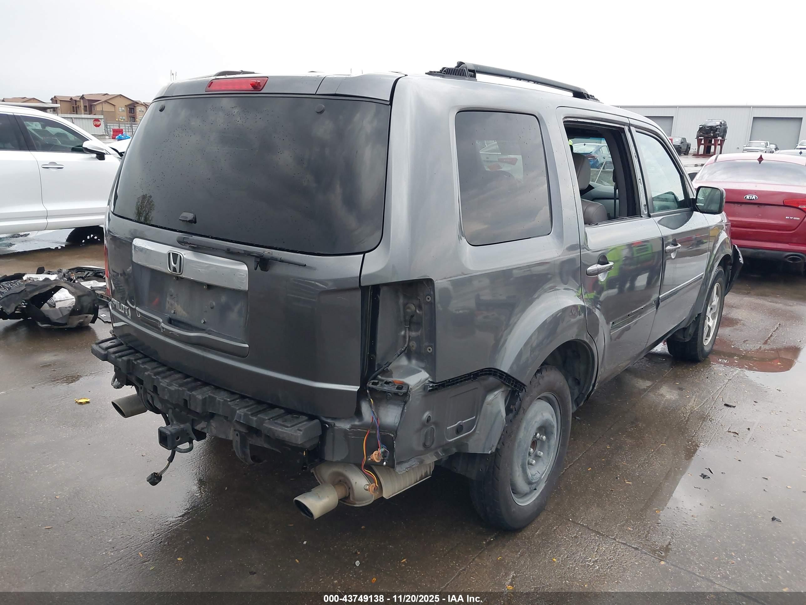 HONDA PILOT image 4