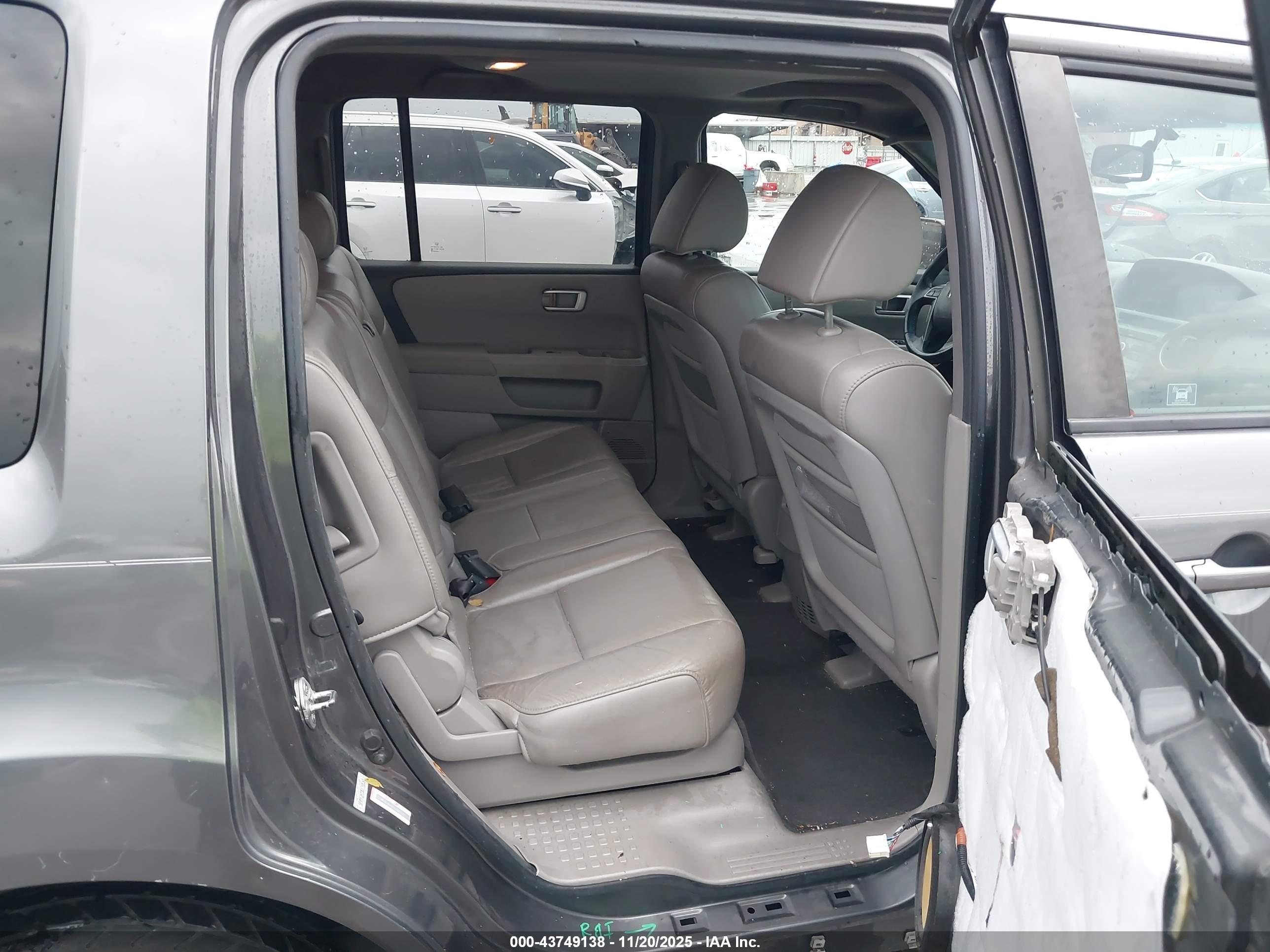 HONDA PILOT image 8