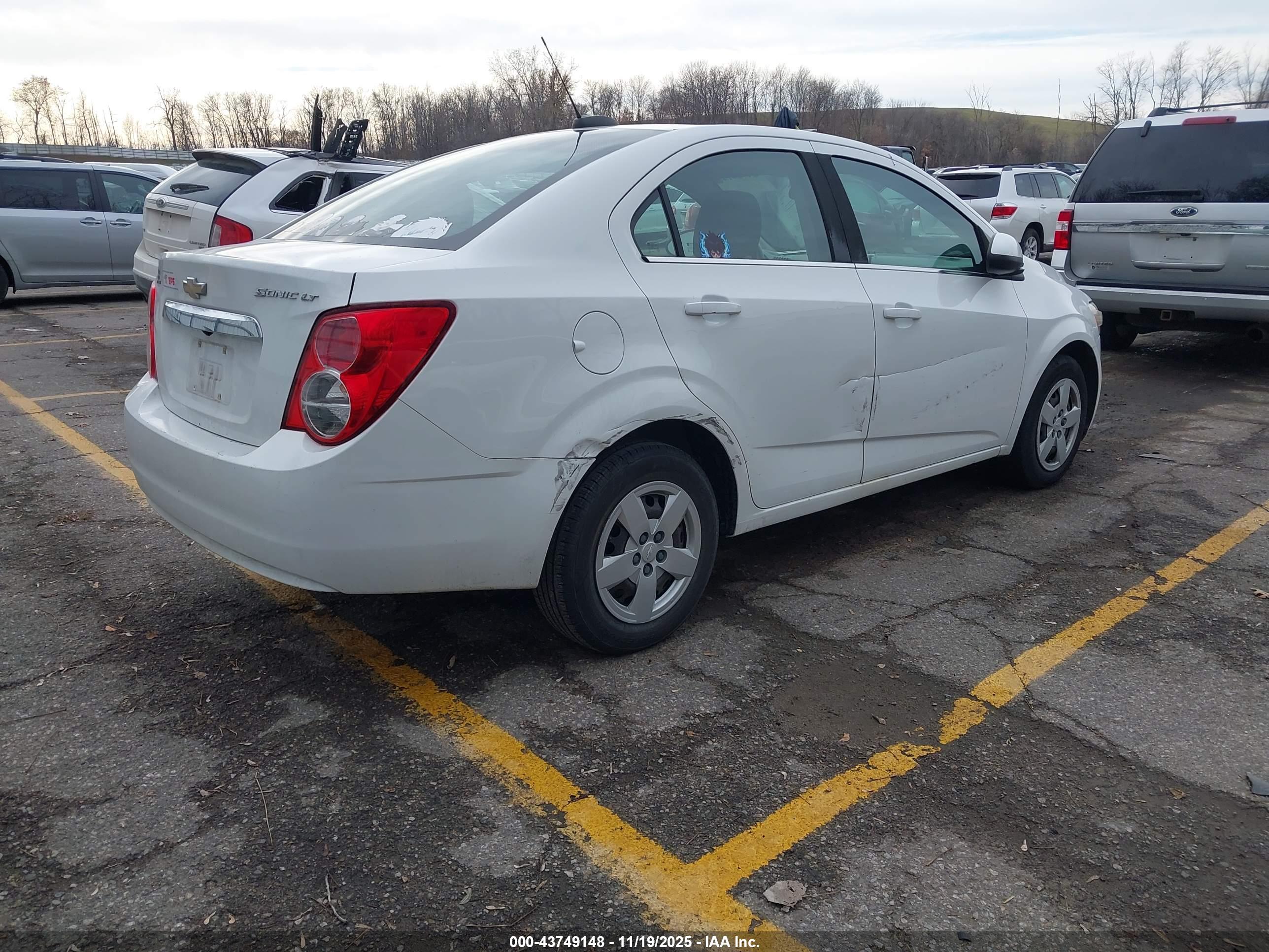 CHEVROLET SONIC image 4