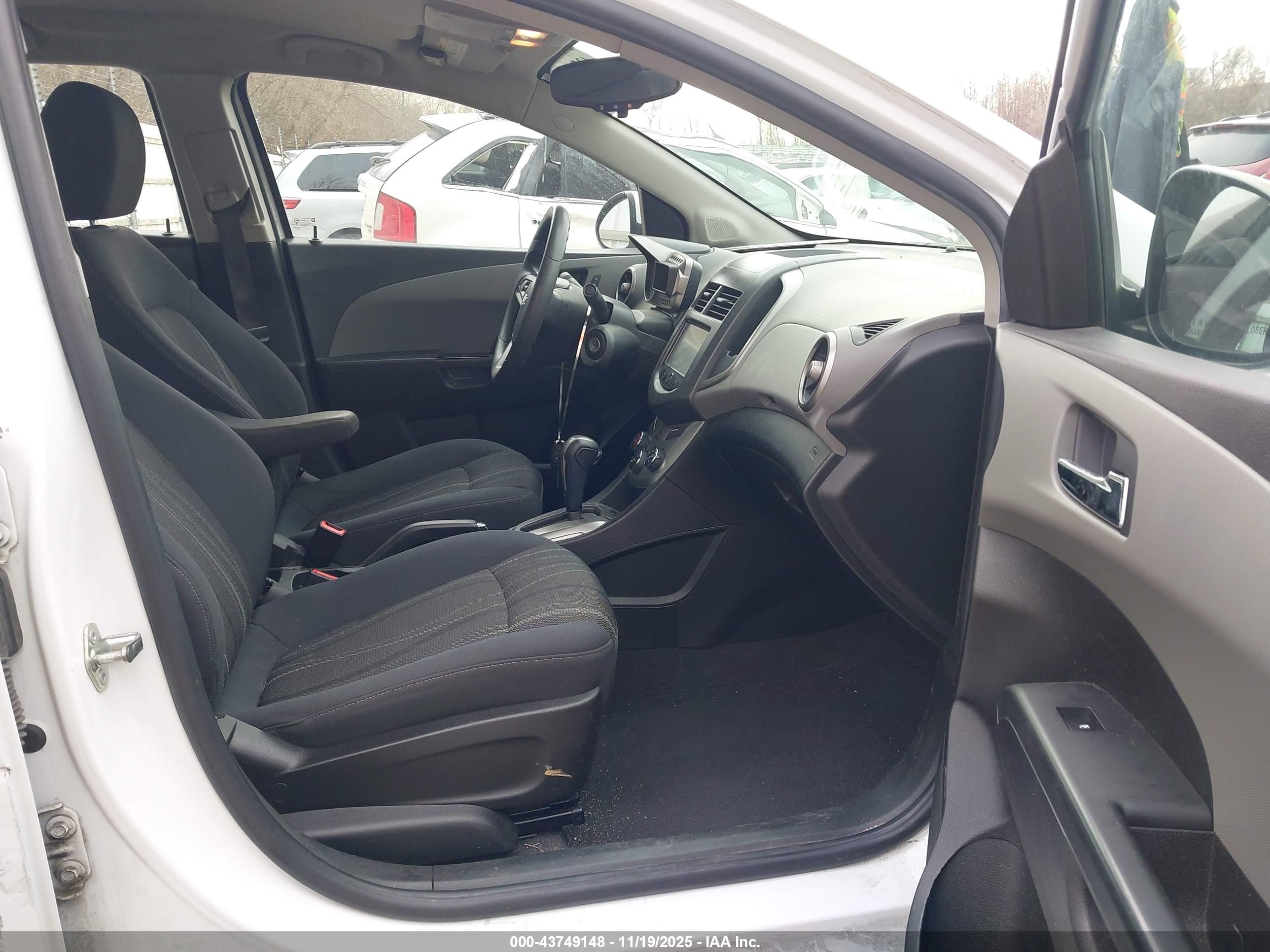 CHEVROLET SONIC image 5