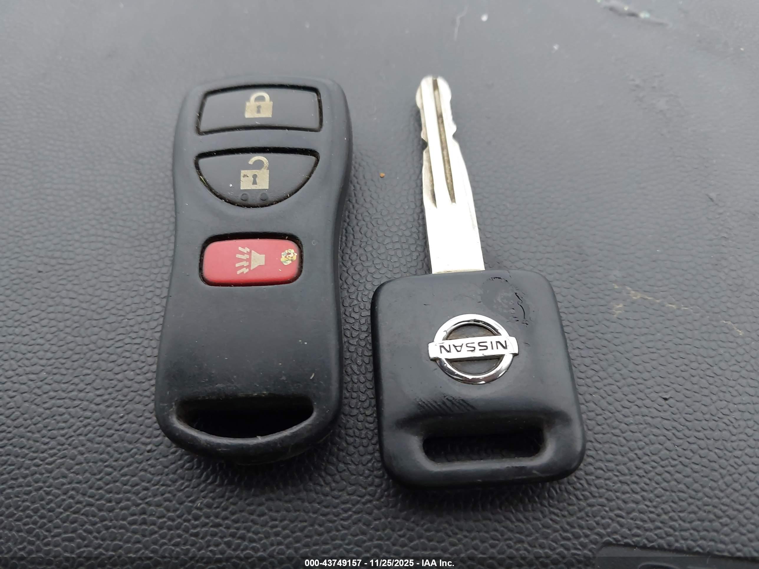 NISSAN TITAN image 11