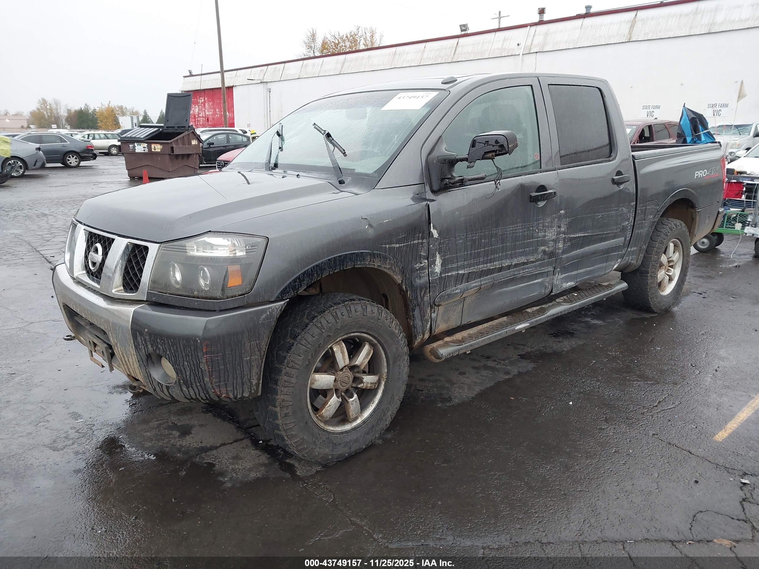 NISSAN TITAN image 2