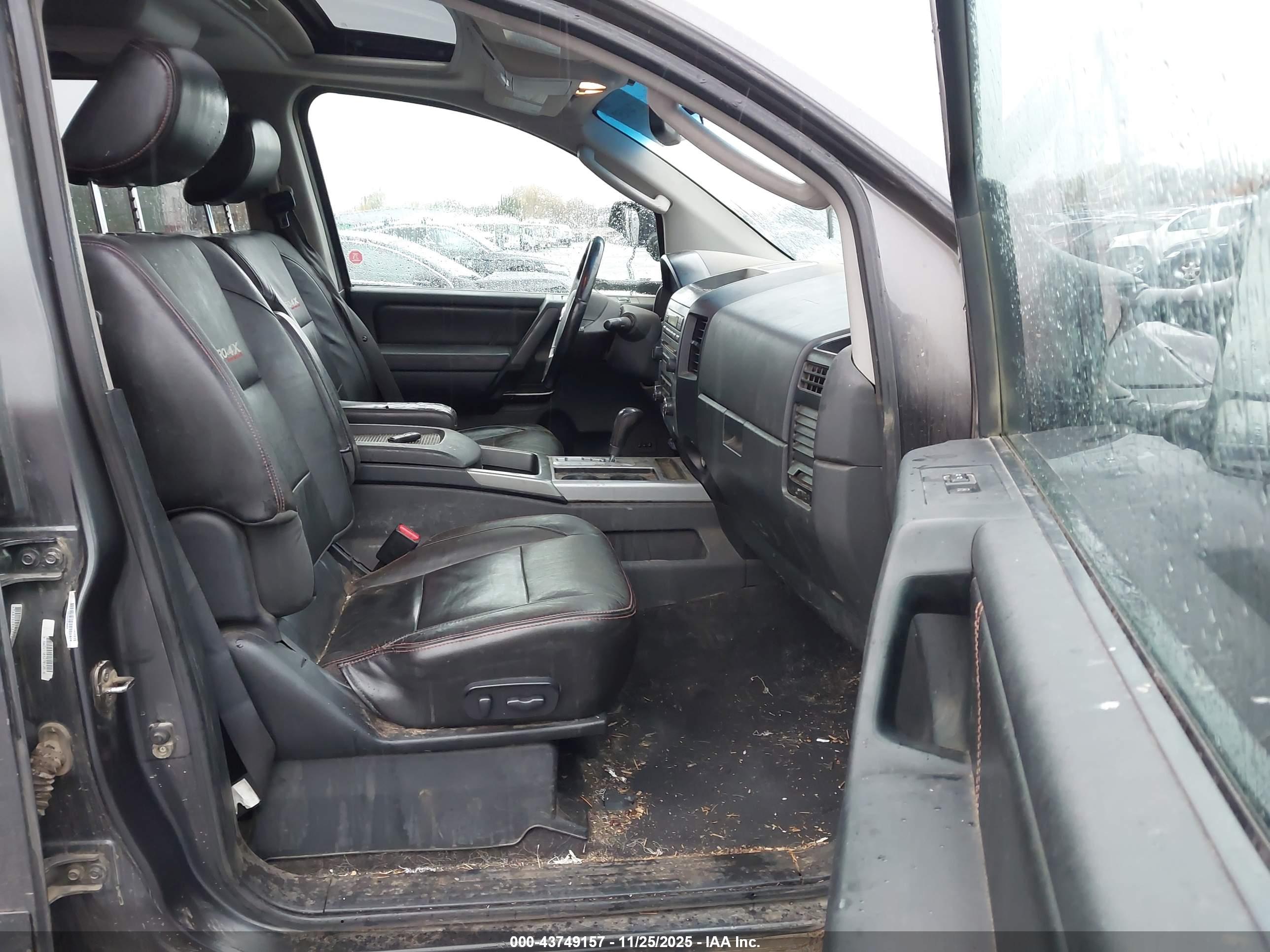 NISSAN TITAN image 5