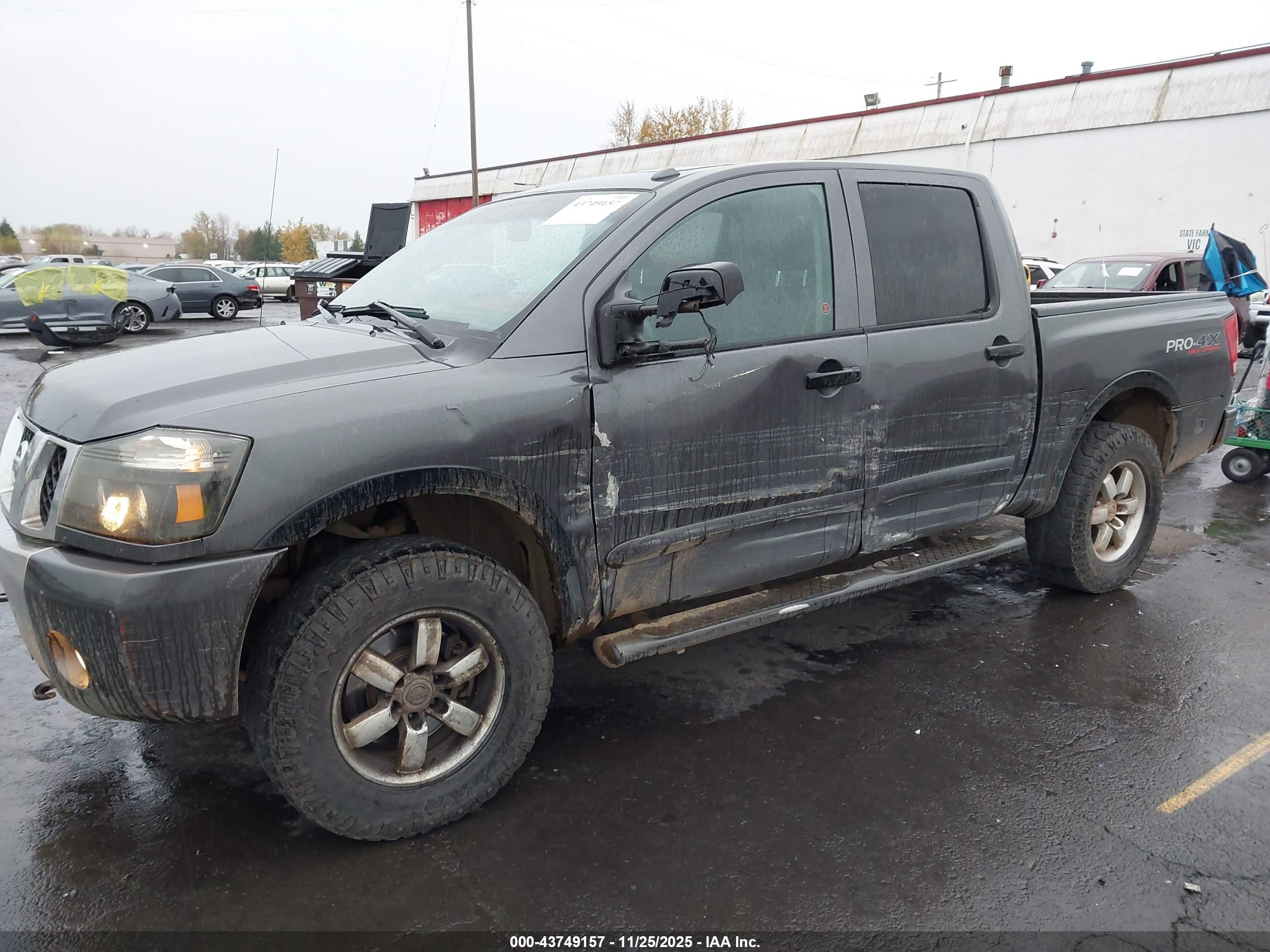 NISSAN TITAN image 6