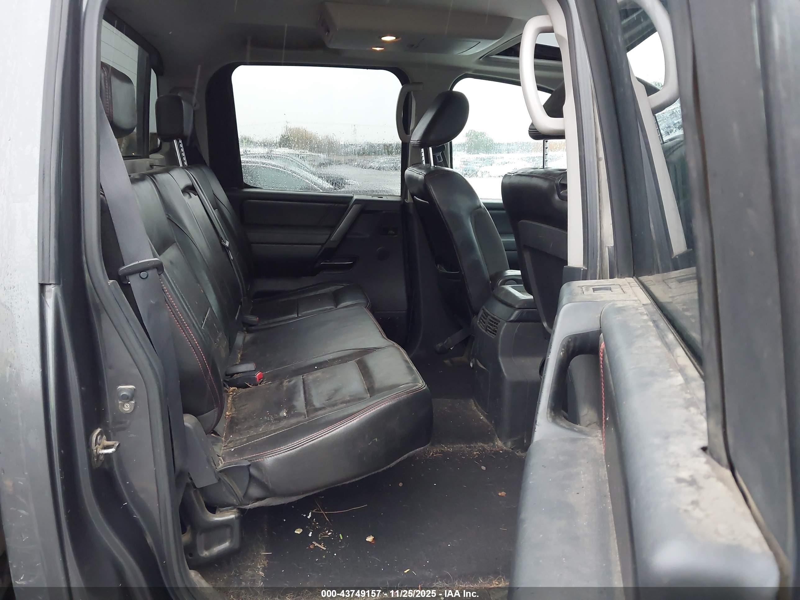 NISSAN TITAN image 8
