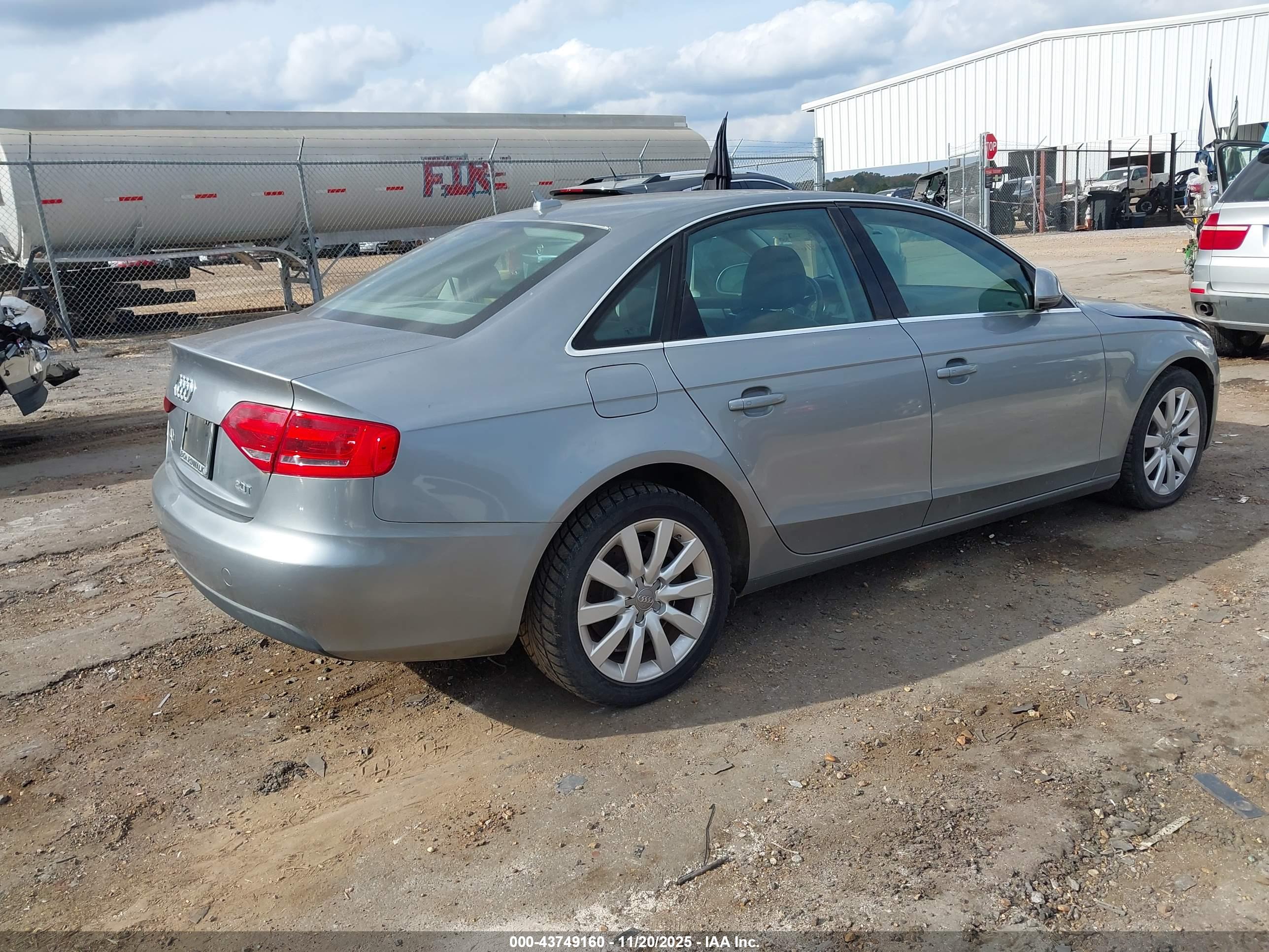 AUDI A4 image 4