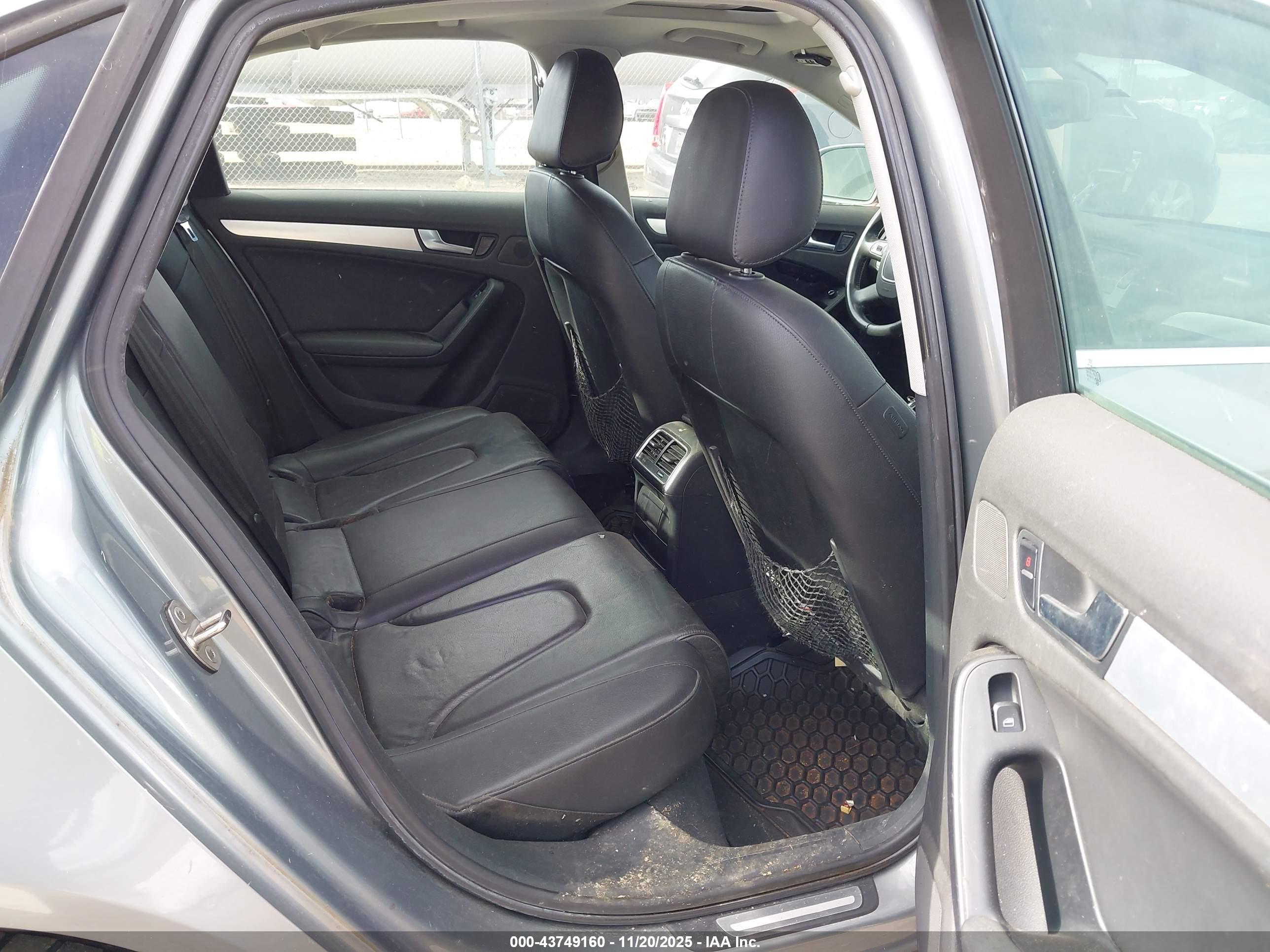 AUDI A4 image 8