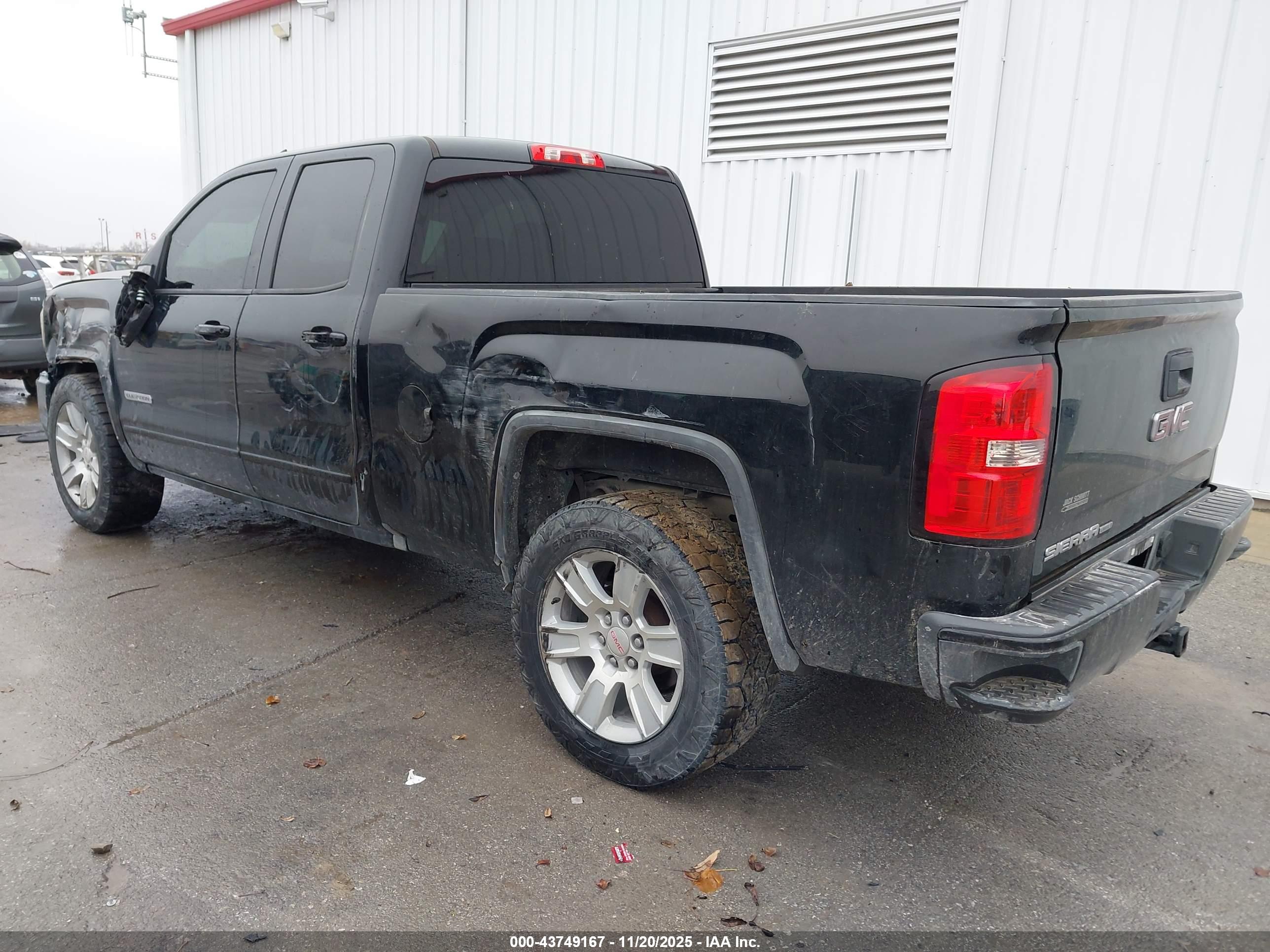 GMC SIERRA image 3