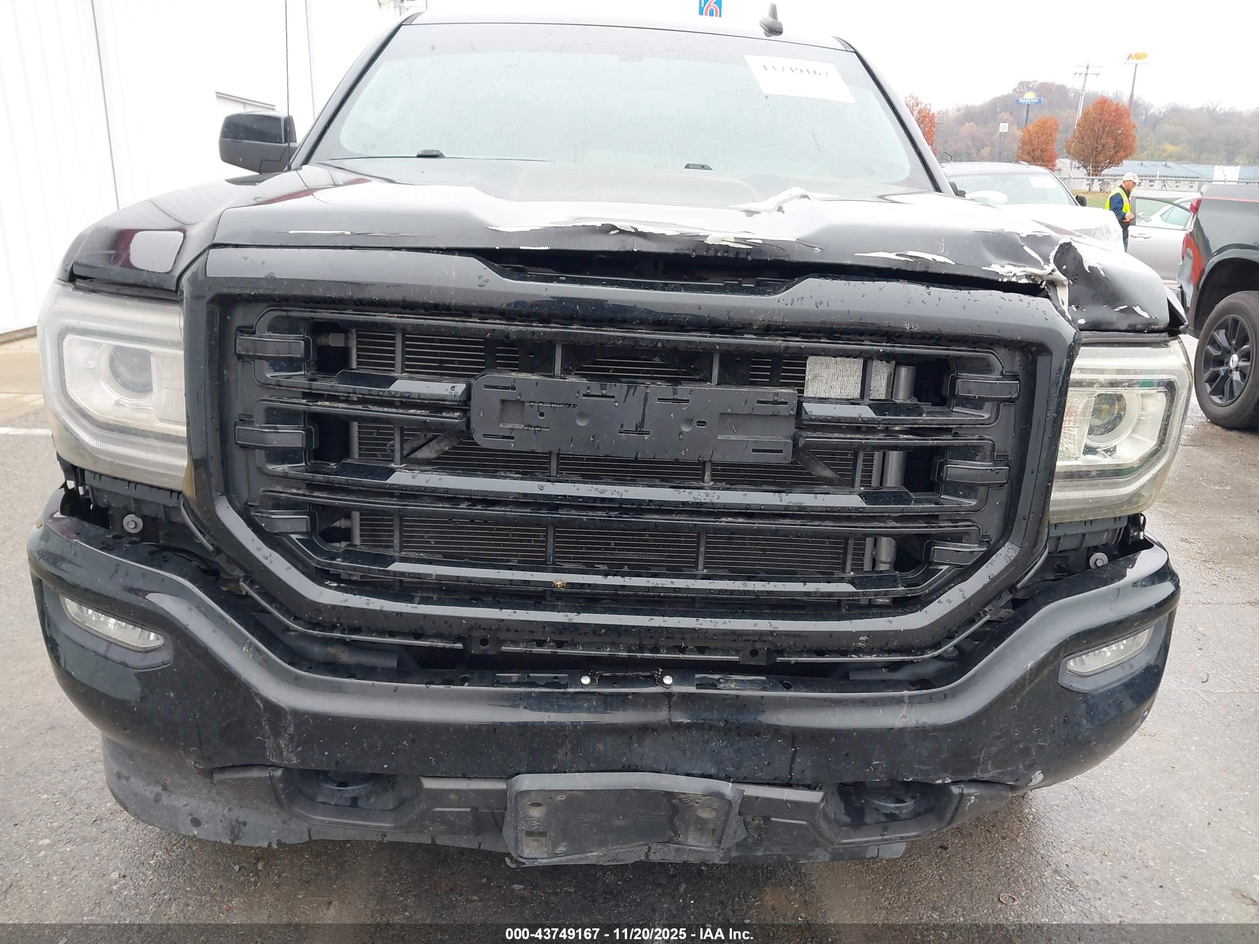 GMC SIERRA image 6