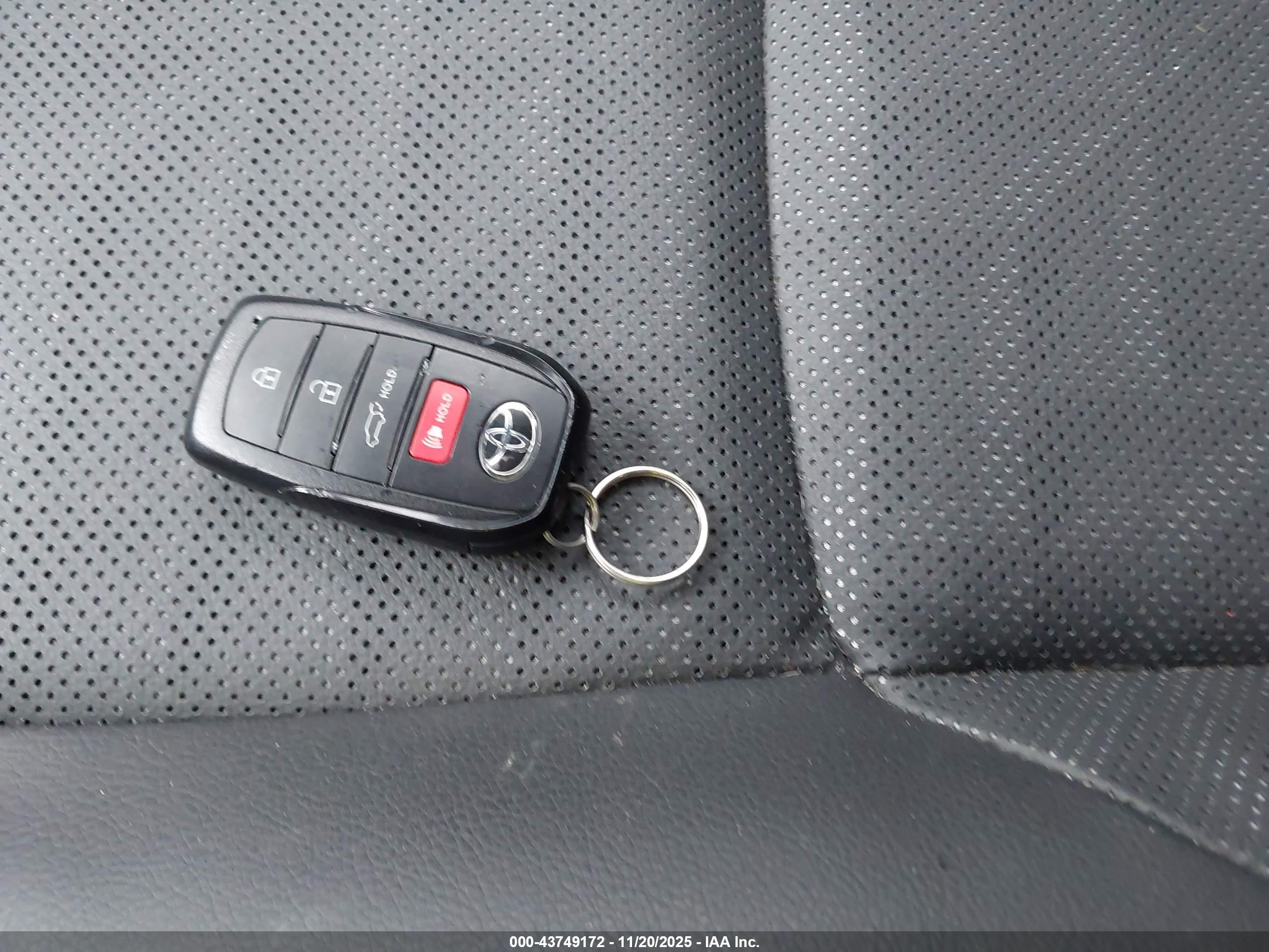 TOYOTA 4RUNNER image 11