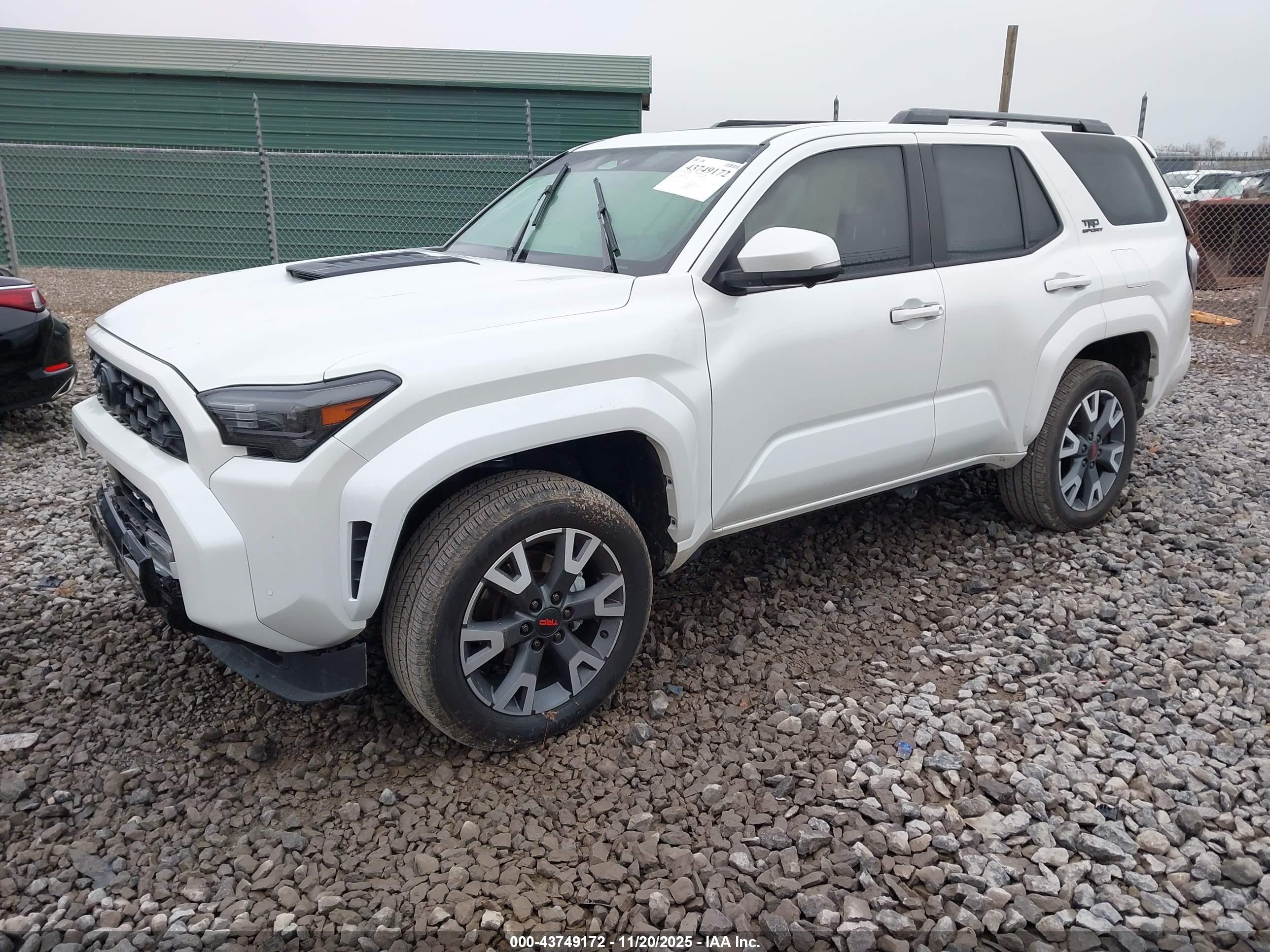 TOYOTA 4RUNNER image 2
