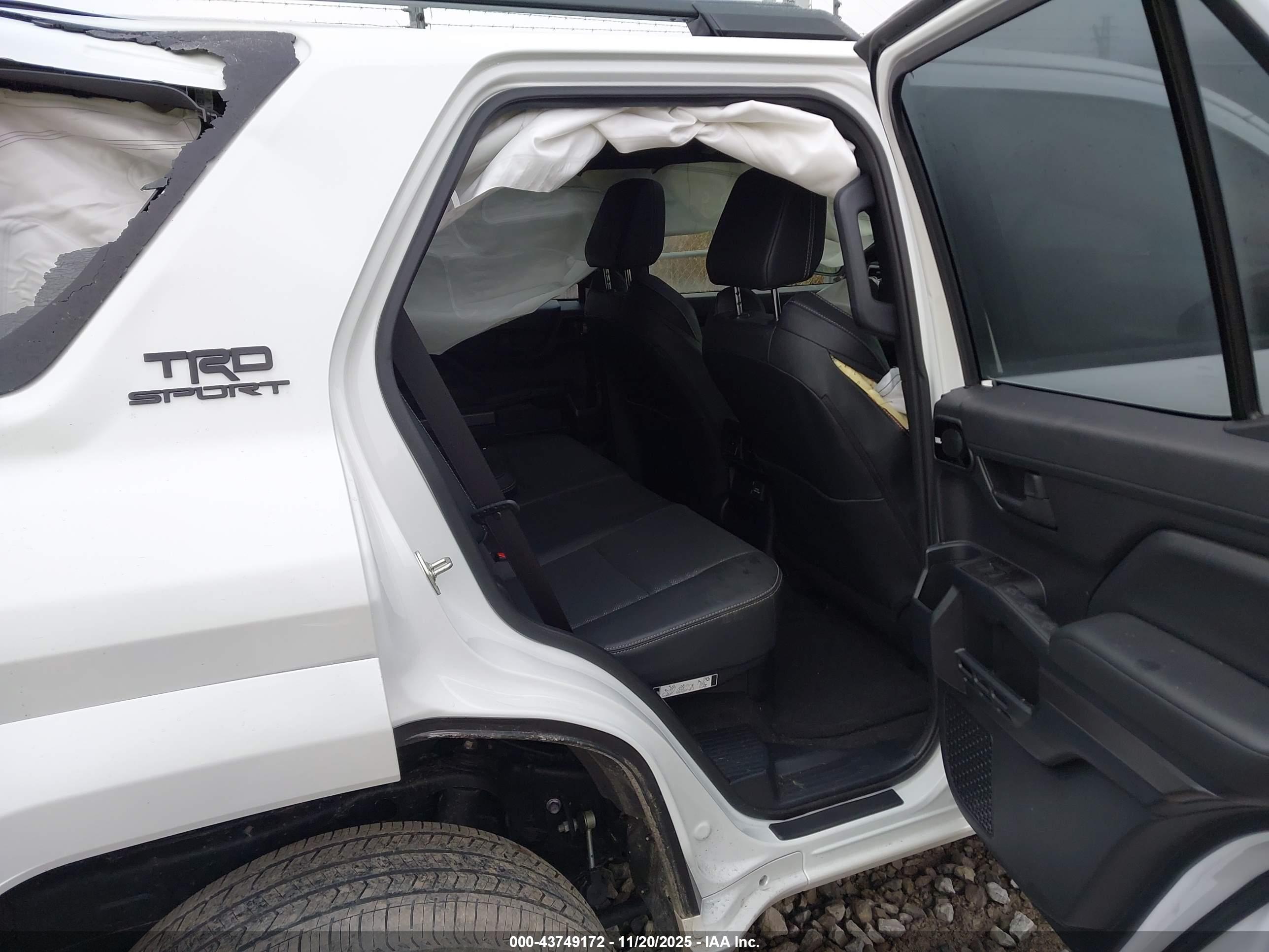 TOYOTA 4RUNNER image 8