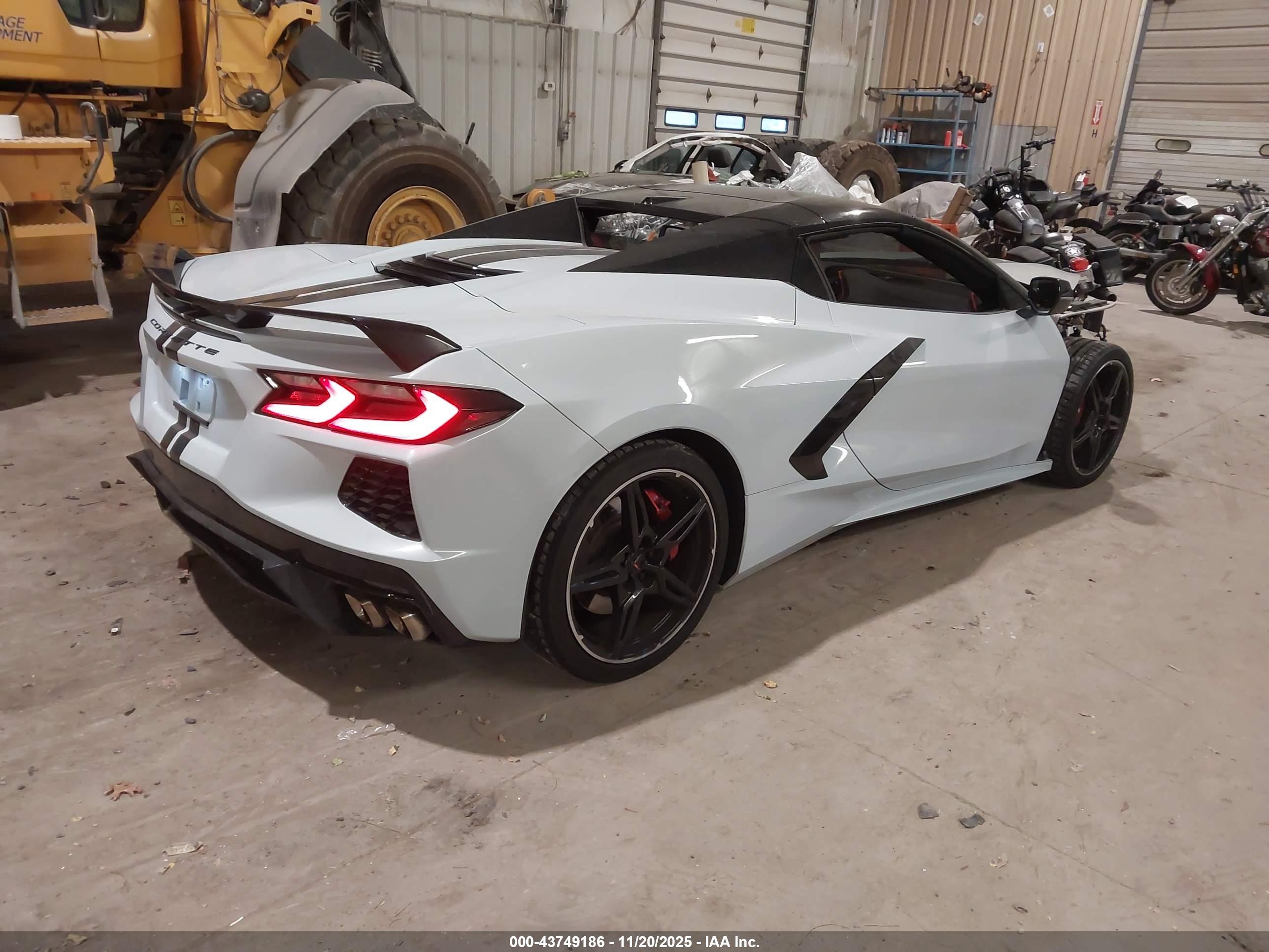 CHEVROLET CORVETTE image 4