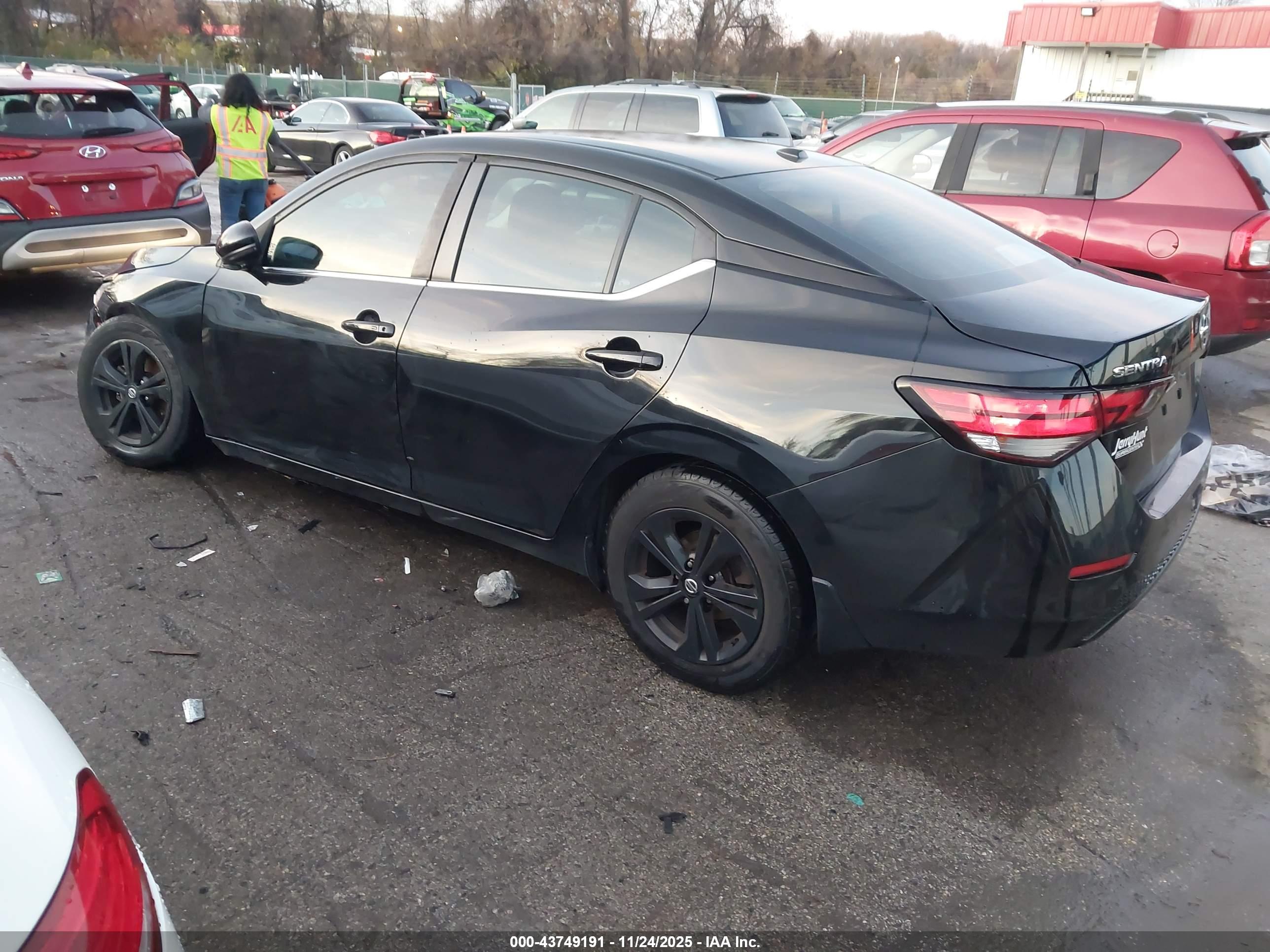 NISSAN SENTRA image 3
