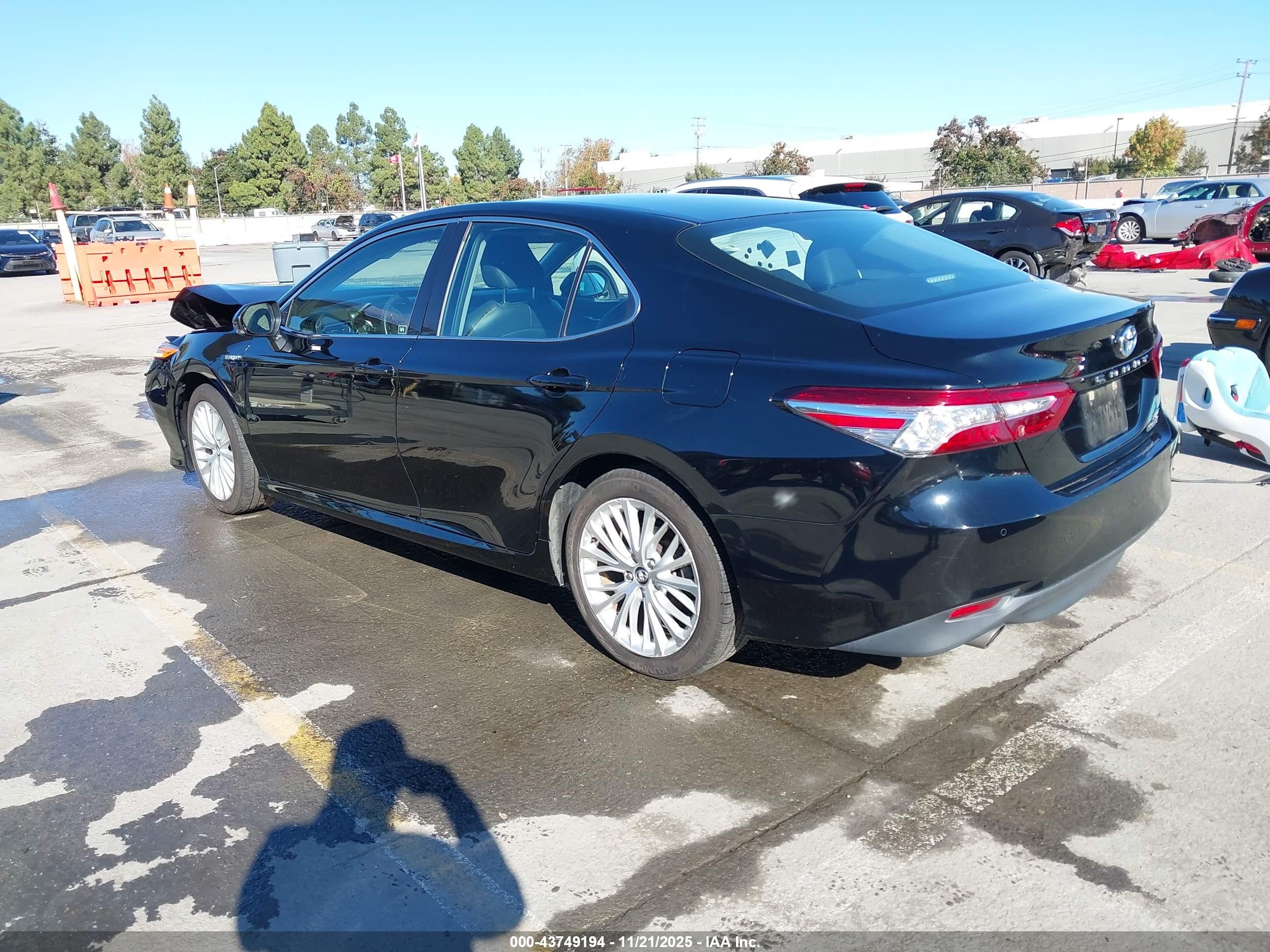 TOYOTA CAMRY image 3