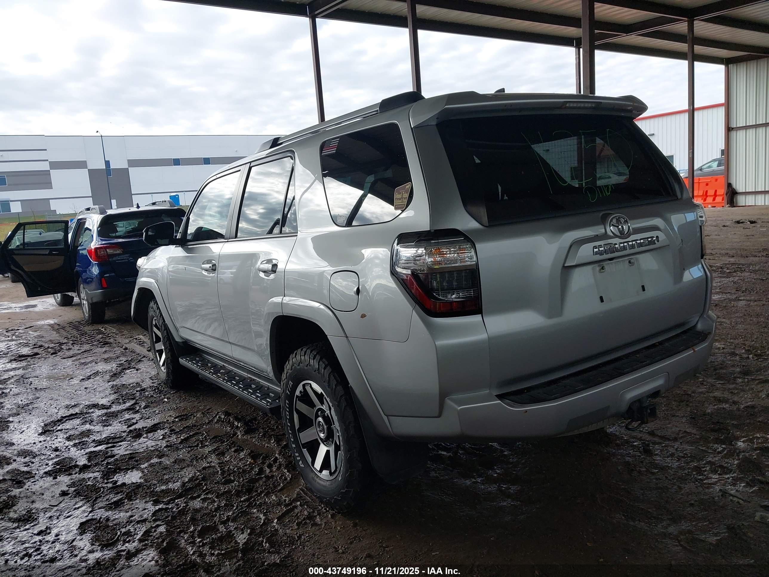 TOYOTA 4RUNNER image 3