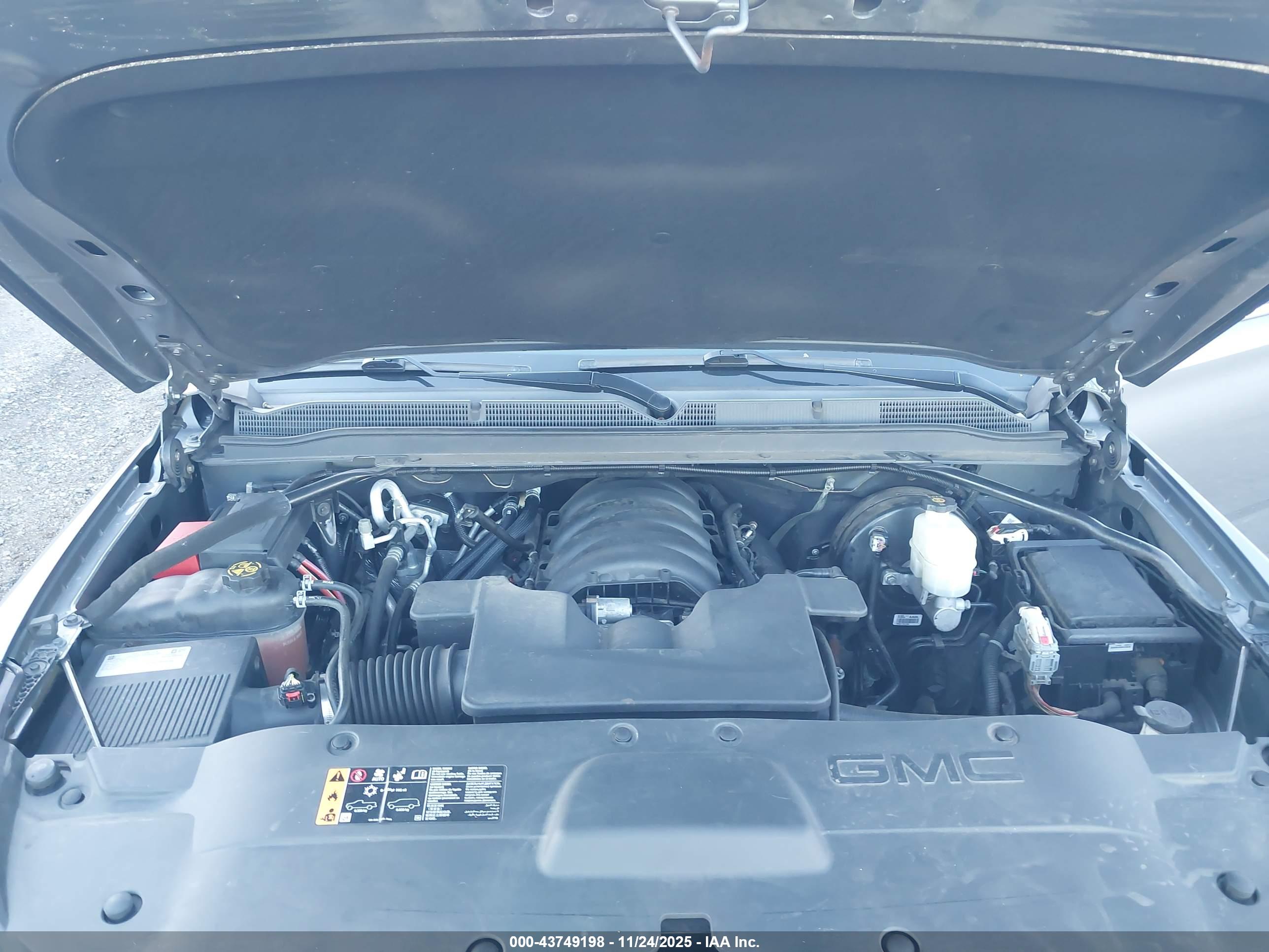 GMC YUKON image 10
