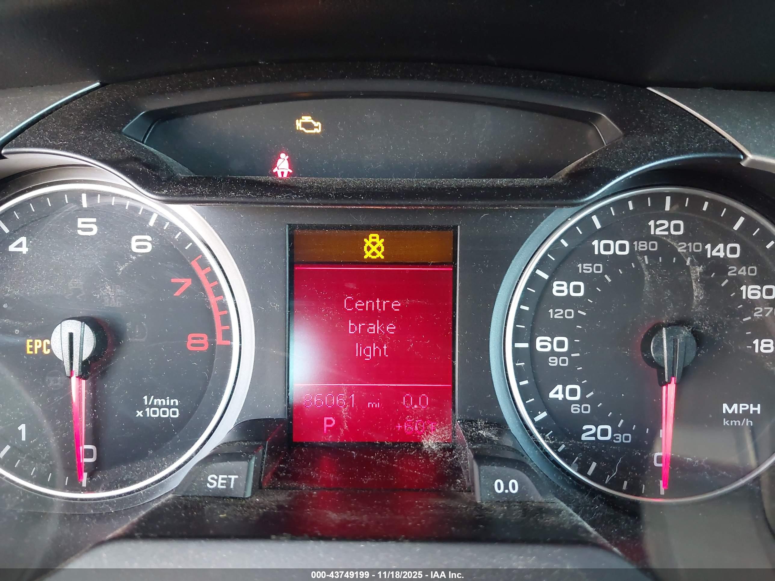 AUDI A4 image 7