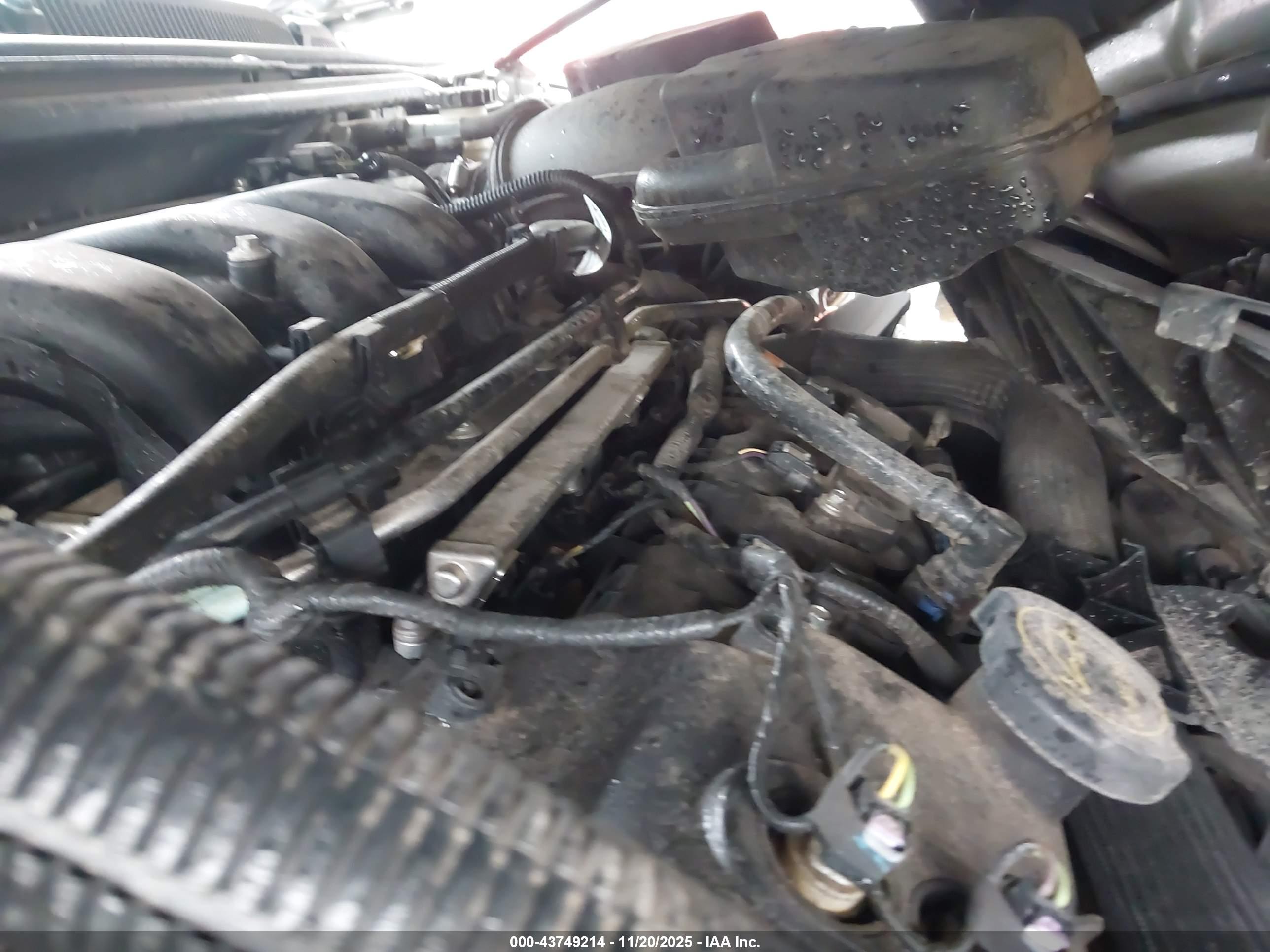 FORD TAURUS image 10