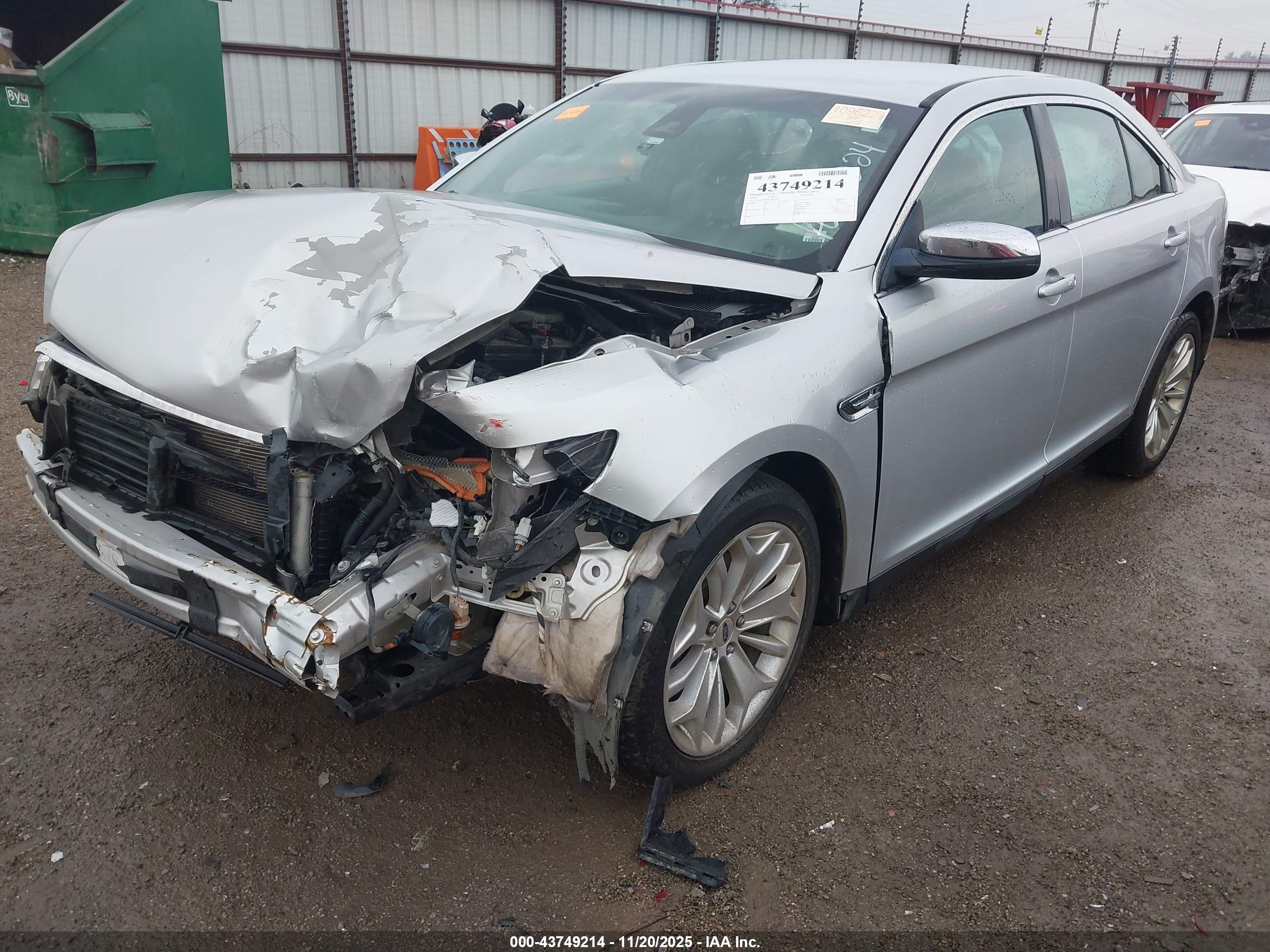 FORD TAURUS image 6