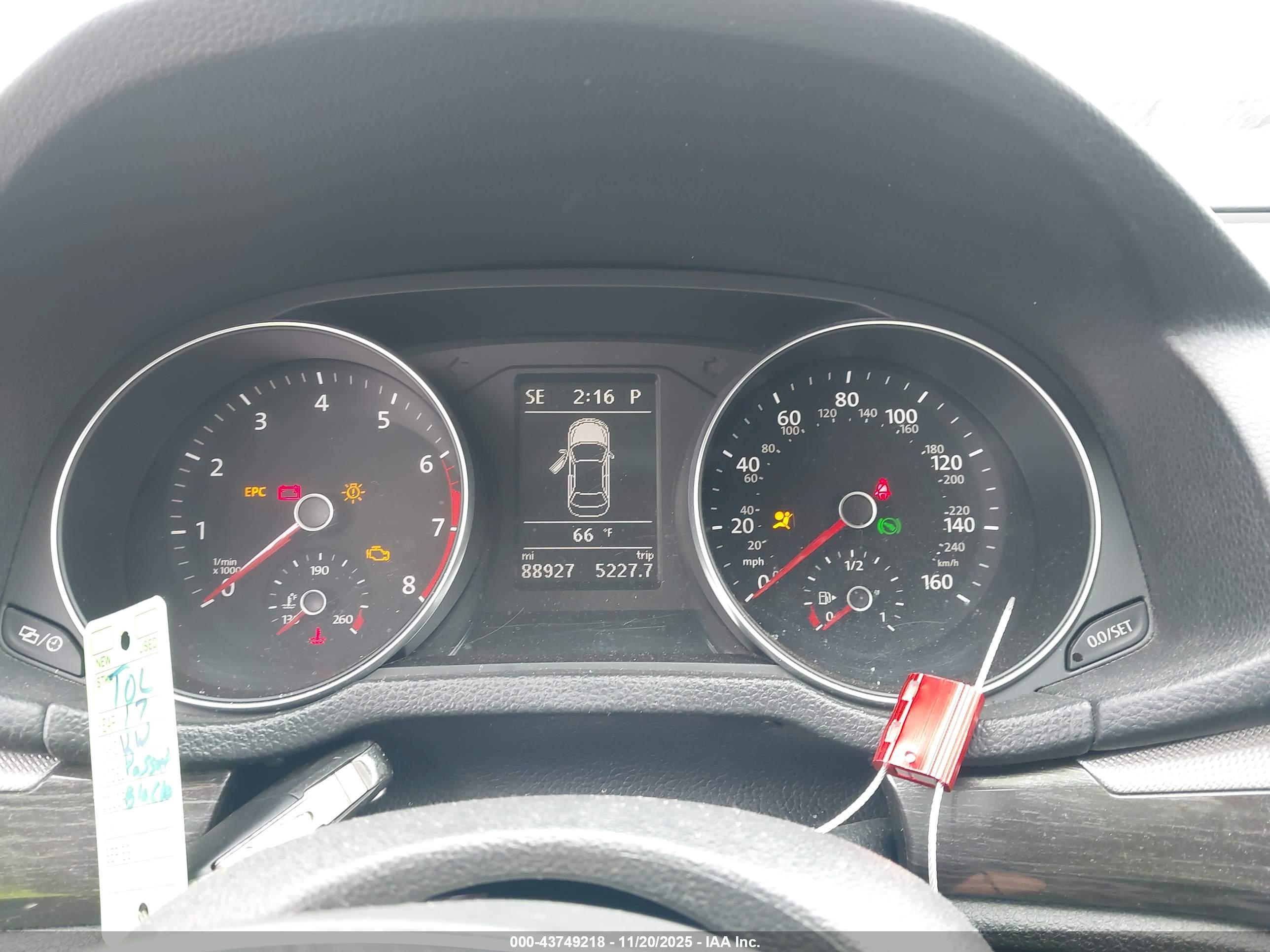 VOLKSWAGEN PASSAT image 7