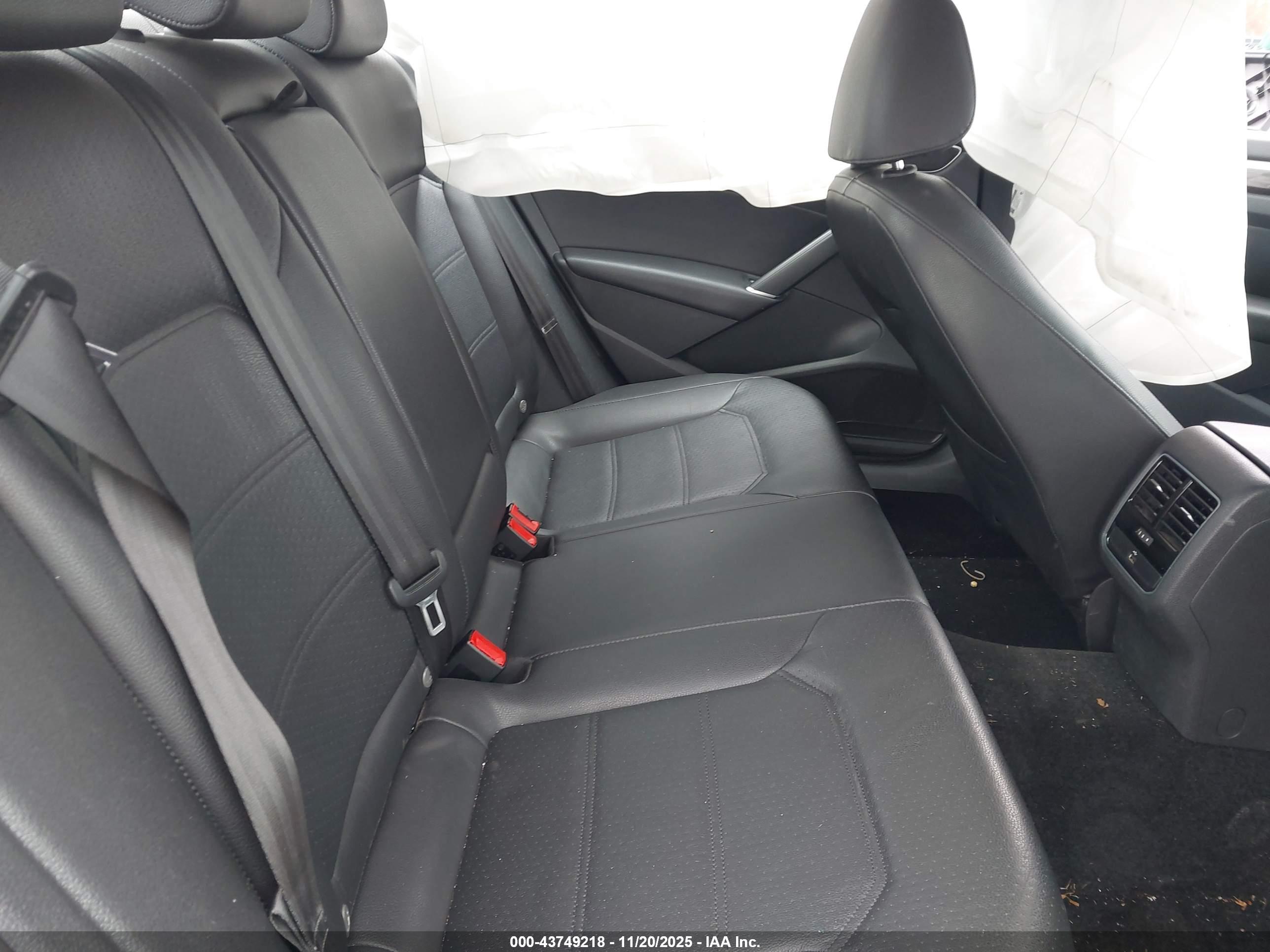 VOLKSWAGEN PASSAT image 8