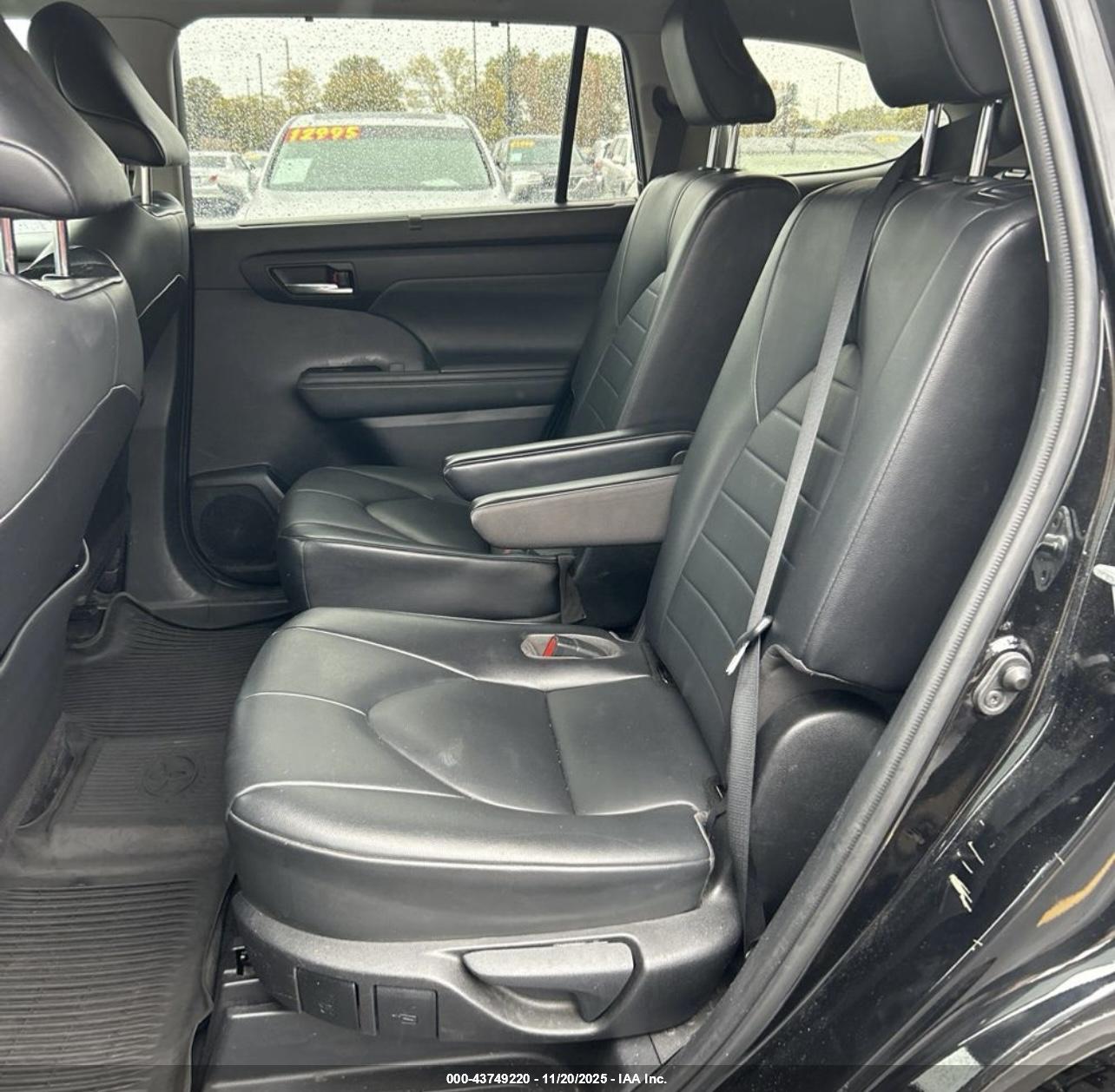 TOYOTA HIGHLANDER image 8