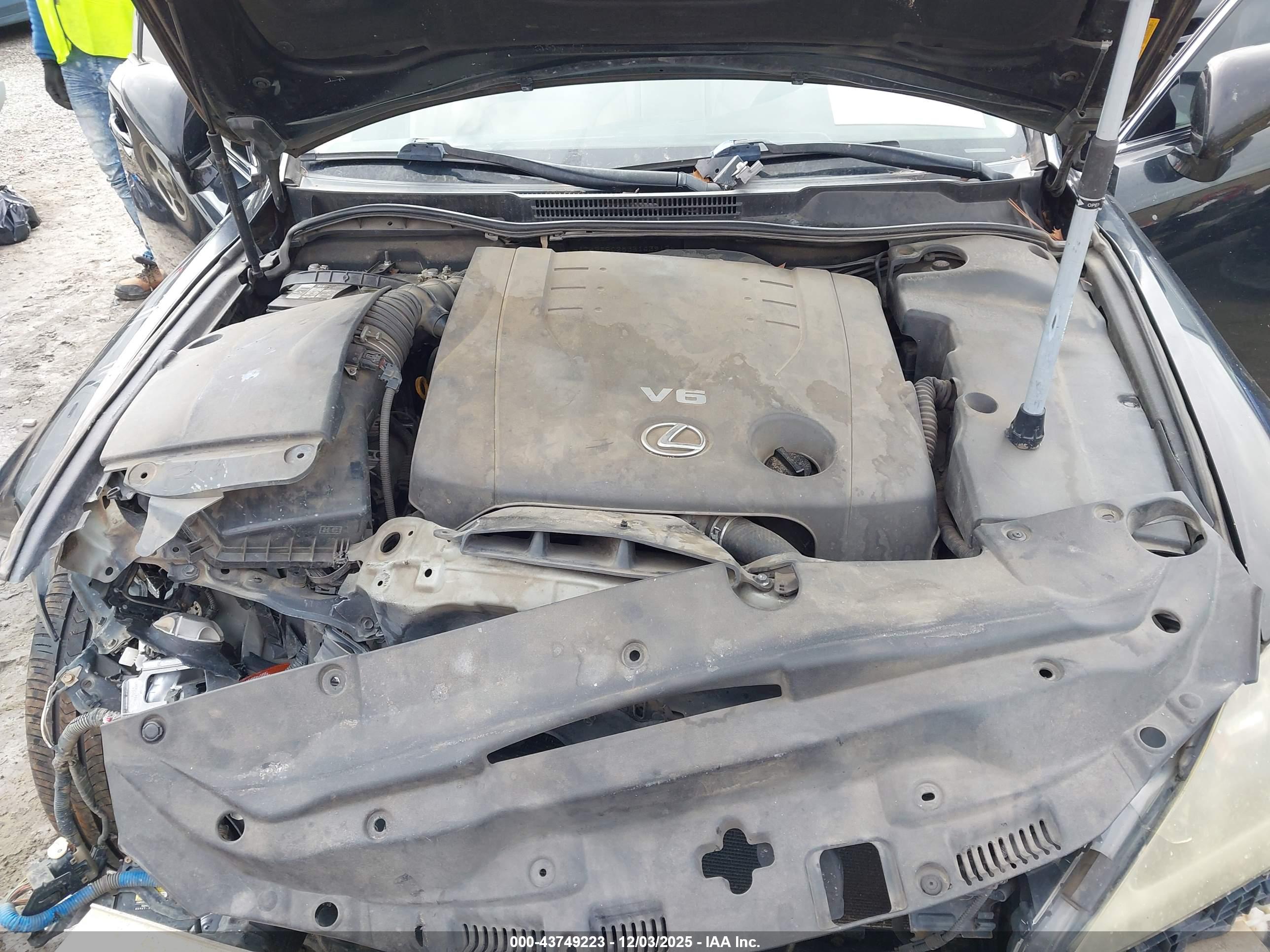 LEXUS IS image 10