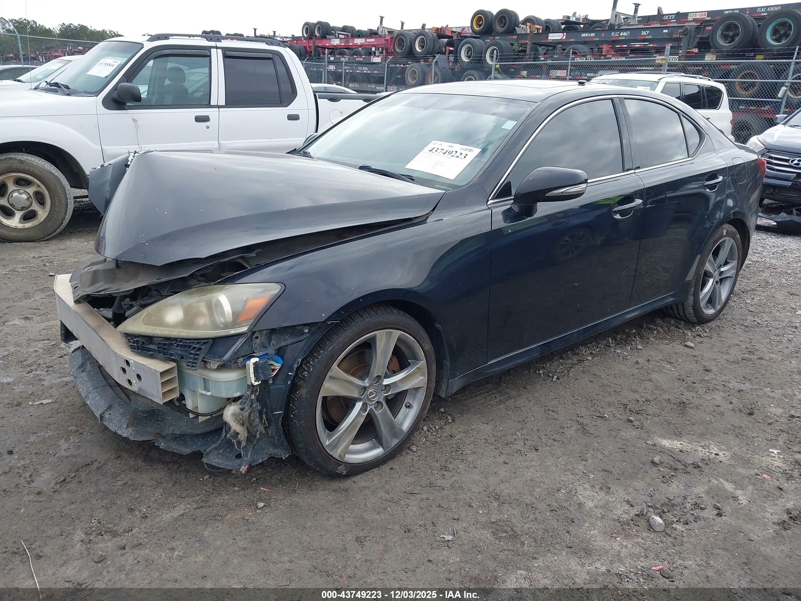 LEXUS IS image 2