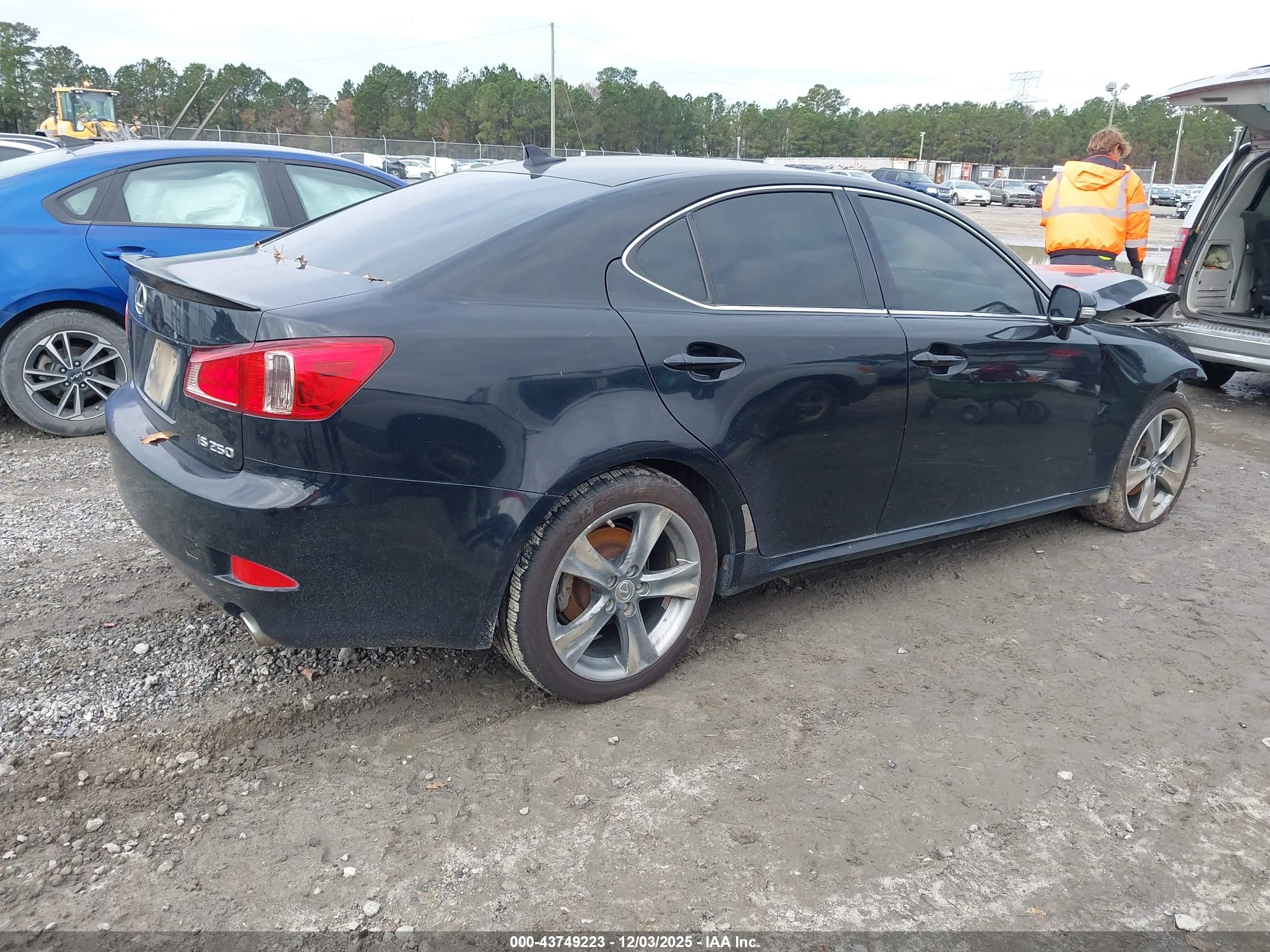 LEXUS IS image 4