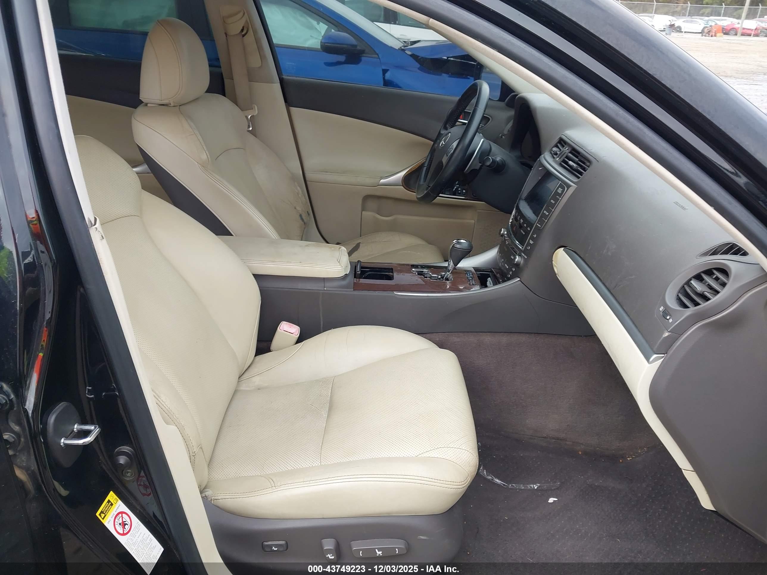 LEXUS IS image 5
