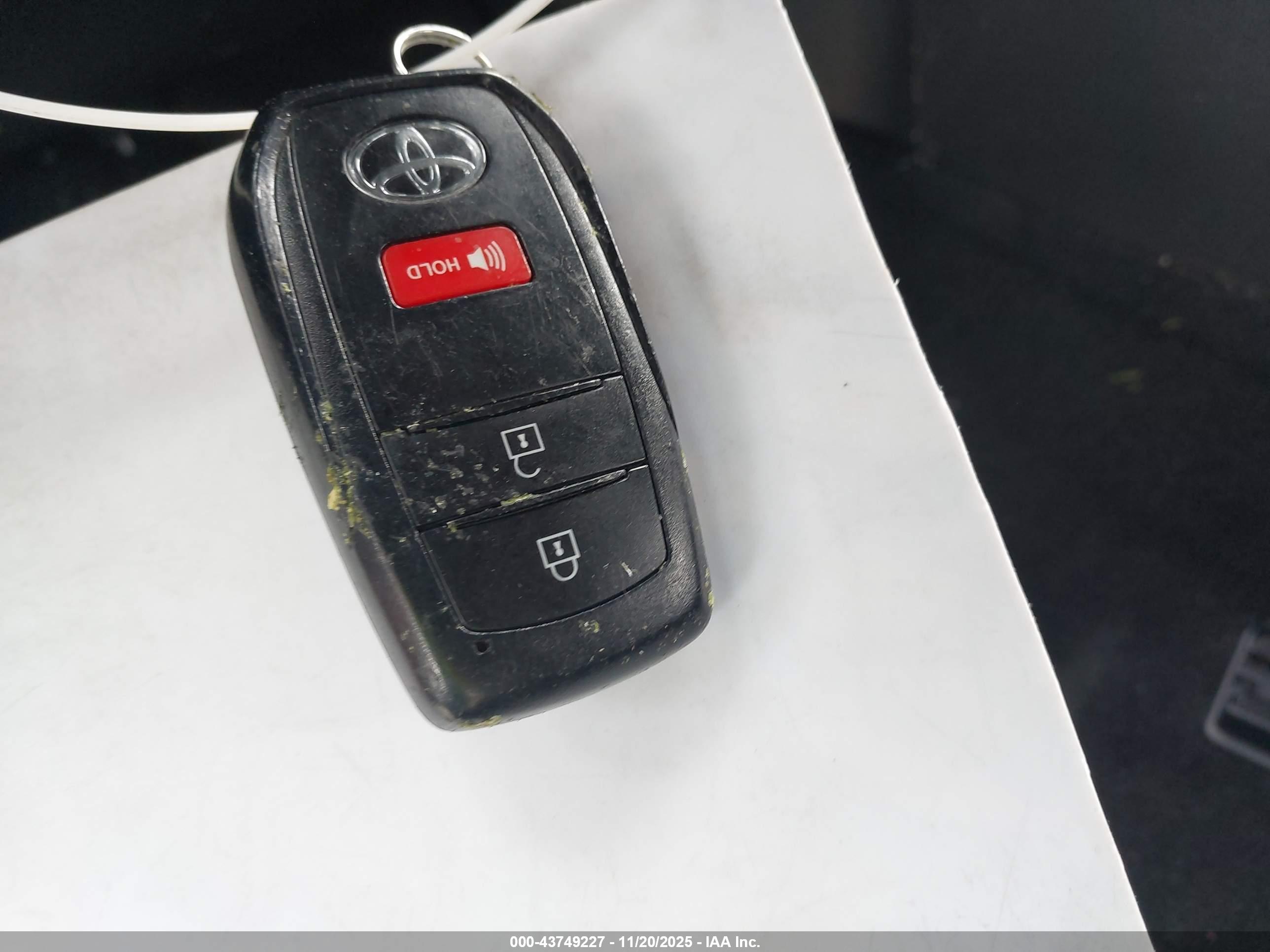 TOYOTA TACOMA image 11