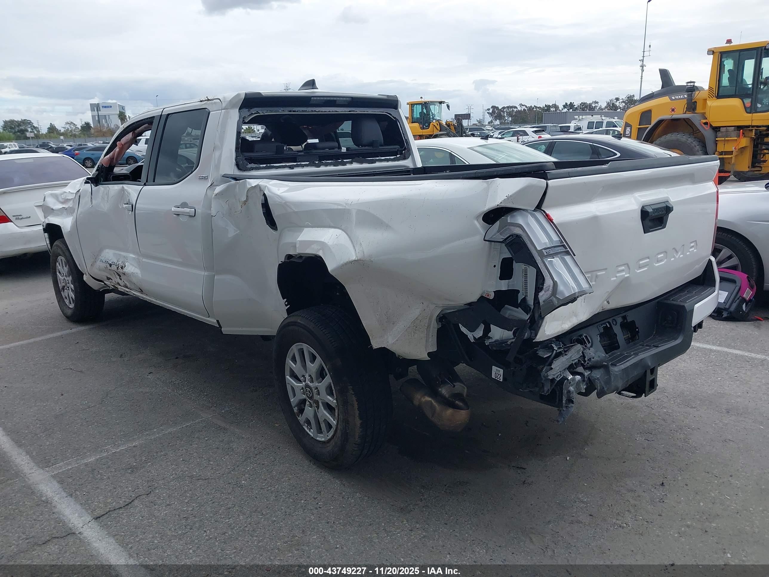TOYOTA TACOMA image 3