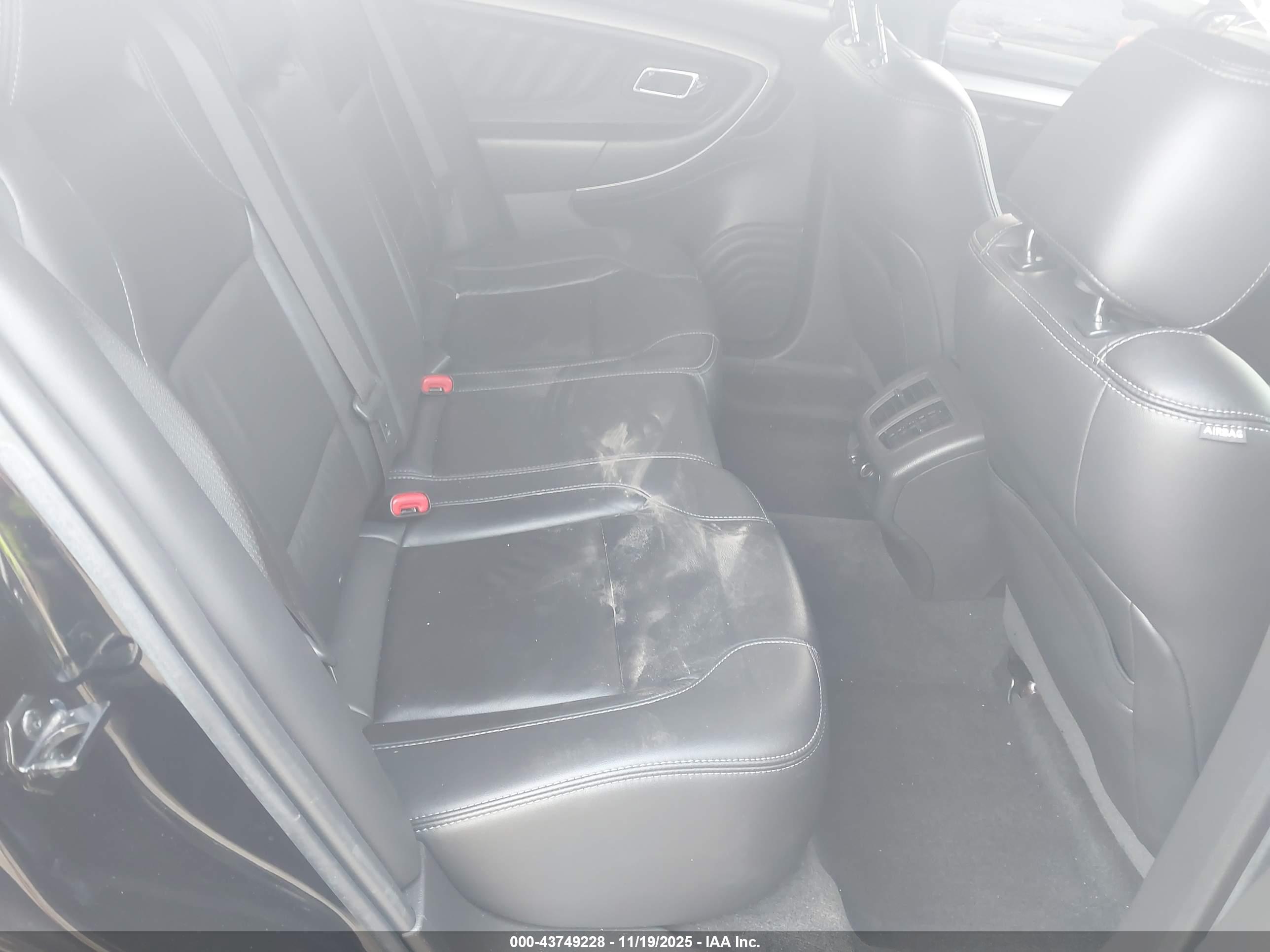 FORD TAURUS image 8