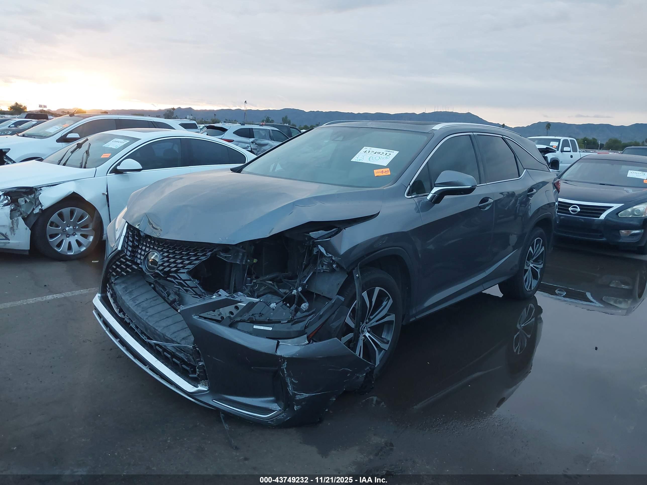 LEXUS RX image 6