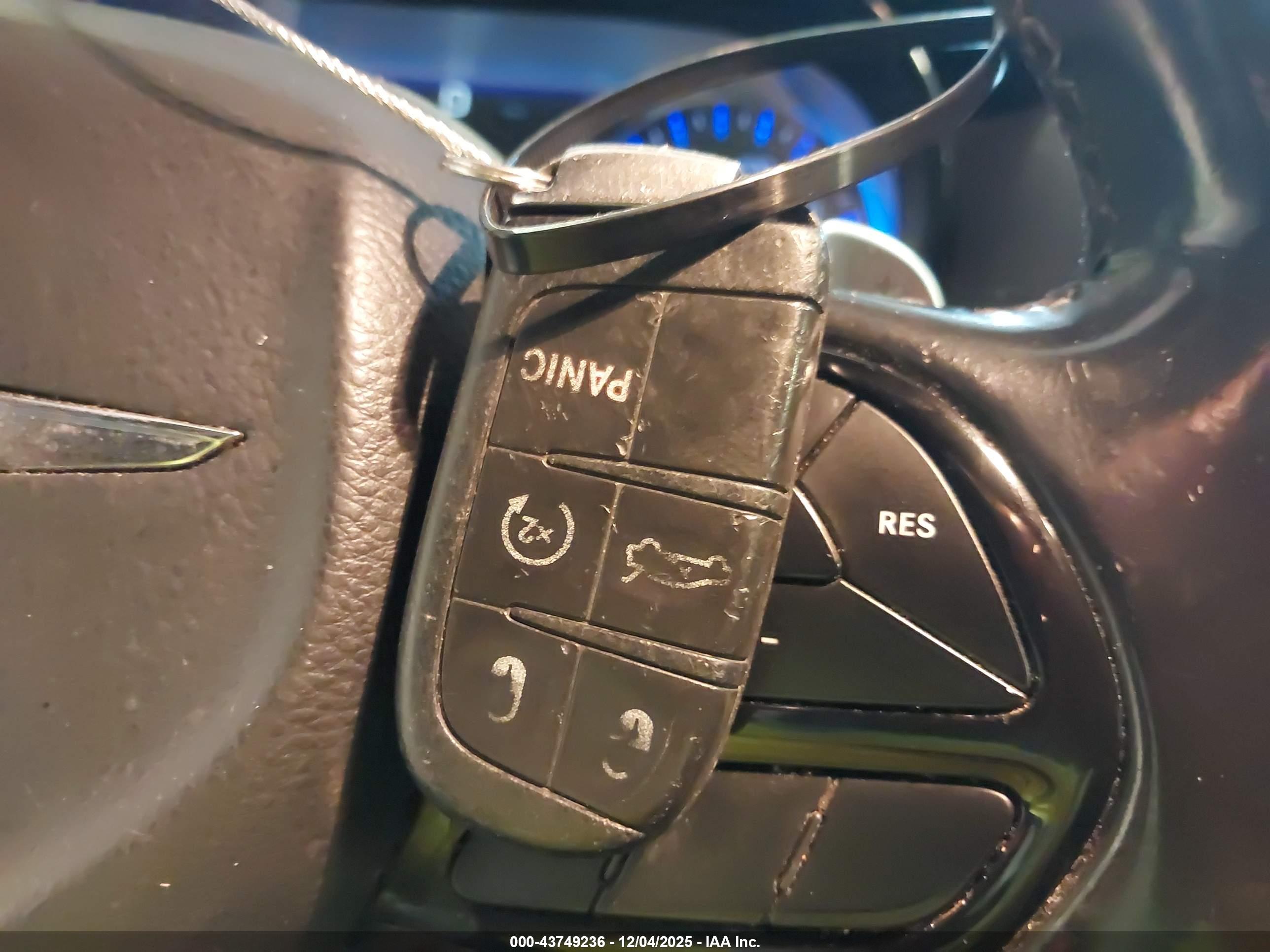 CHRYSLER 300 image 11