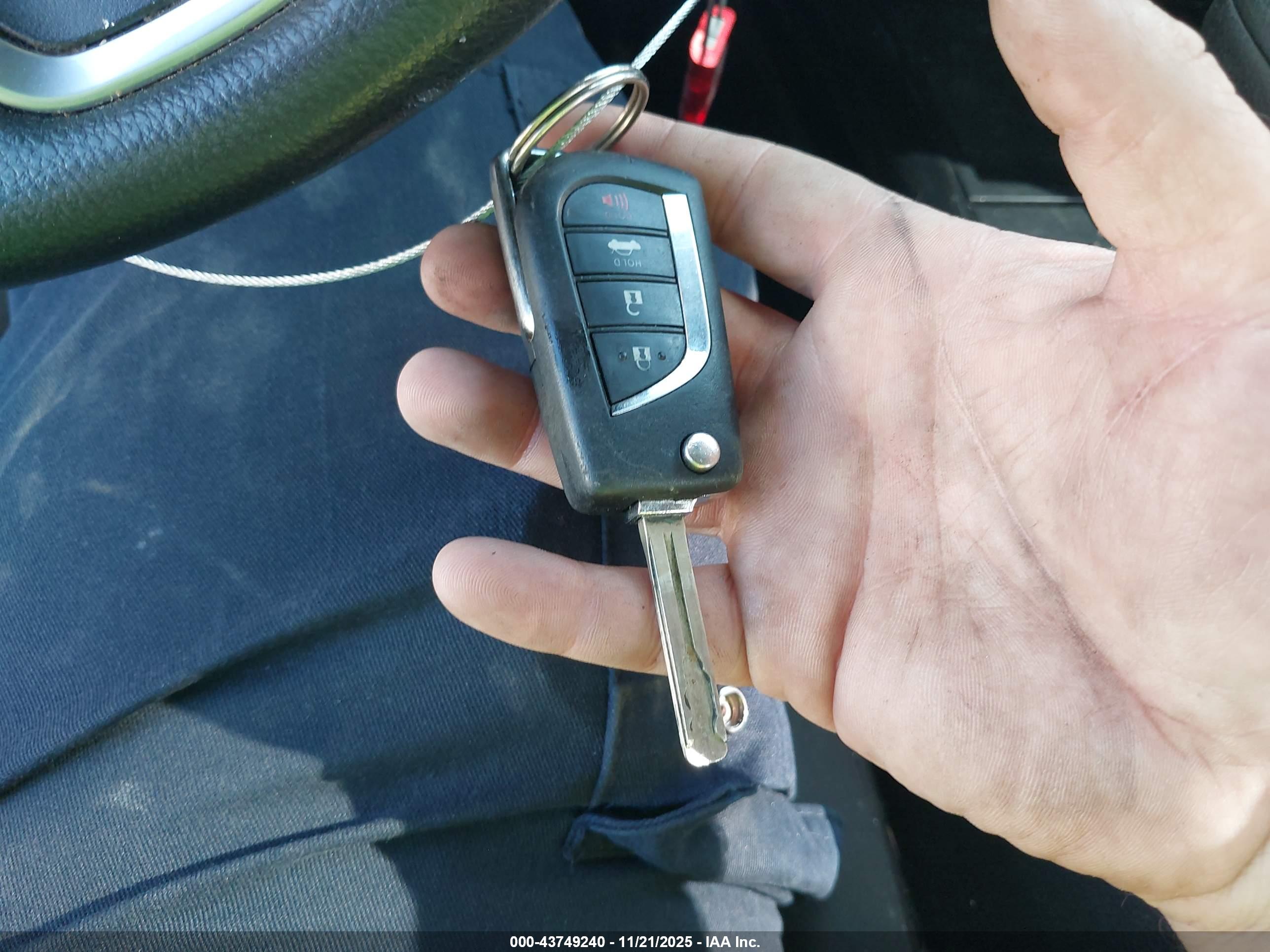 TOYOTA CAMRY image 11