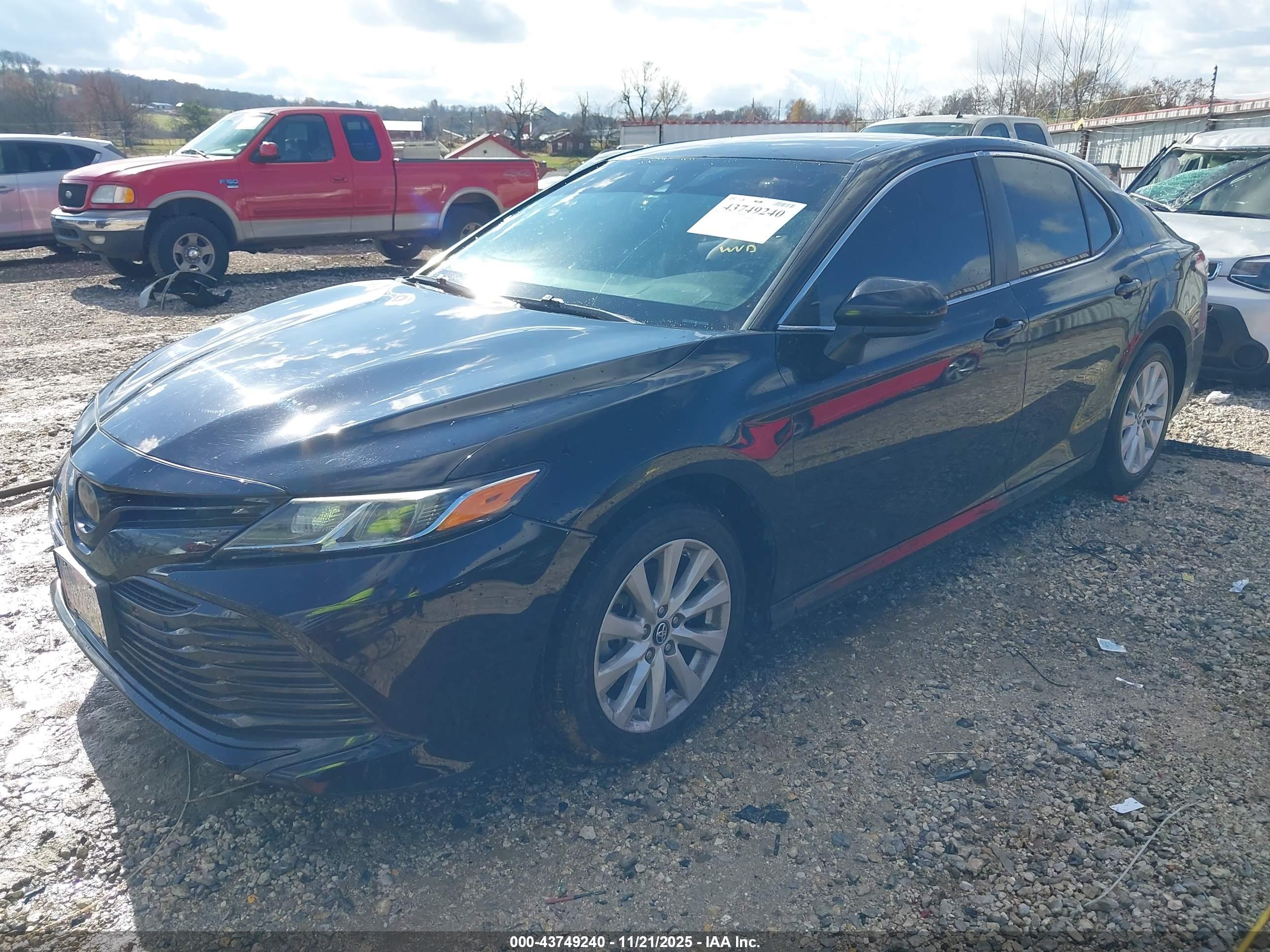 TOYOTA CAMRY image 2