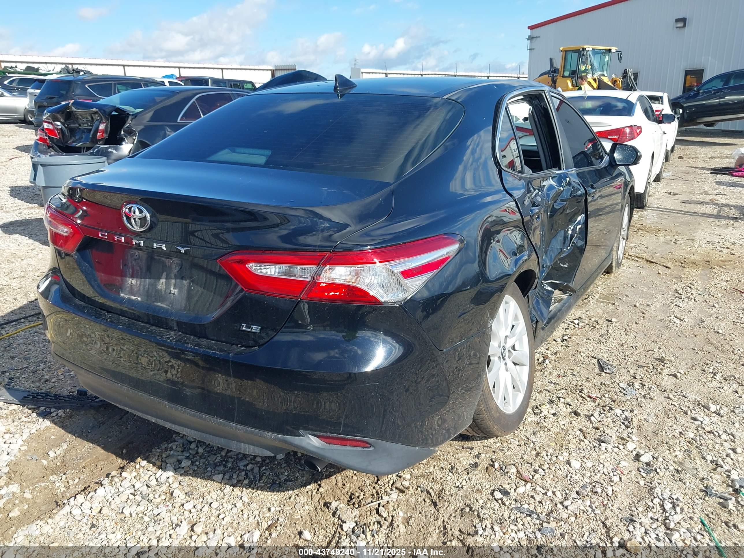 TOYOTA CAMRY image 4