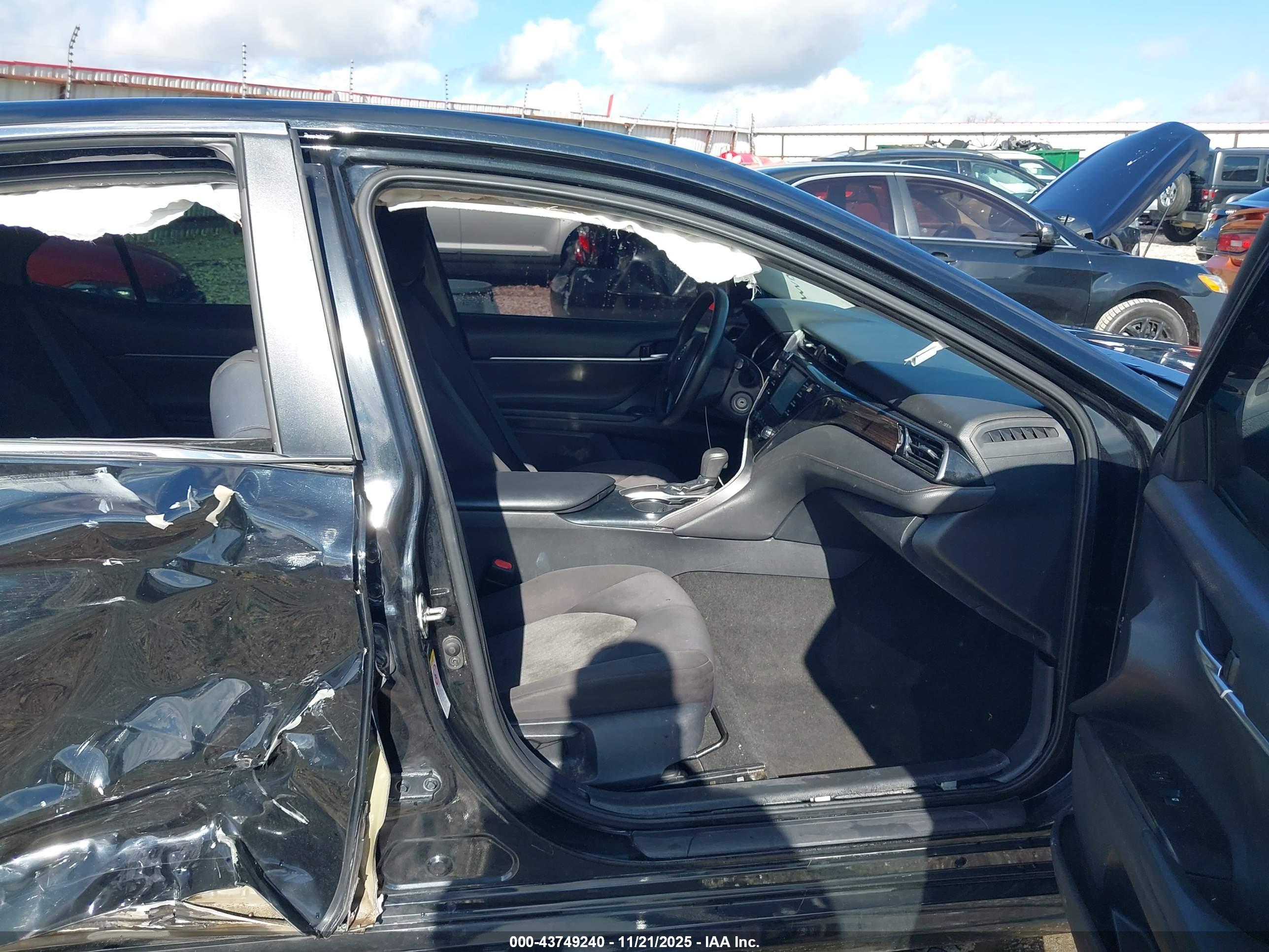 TOYOTA CAMRY image 5