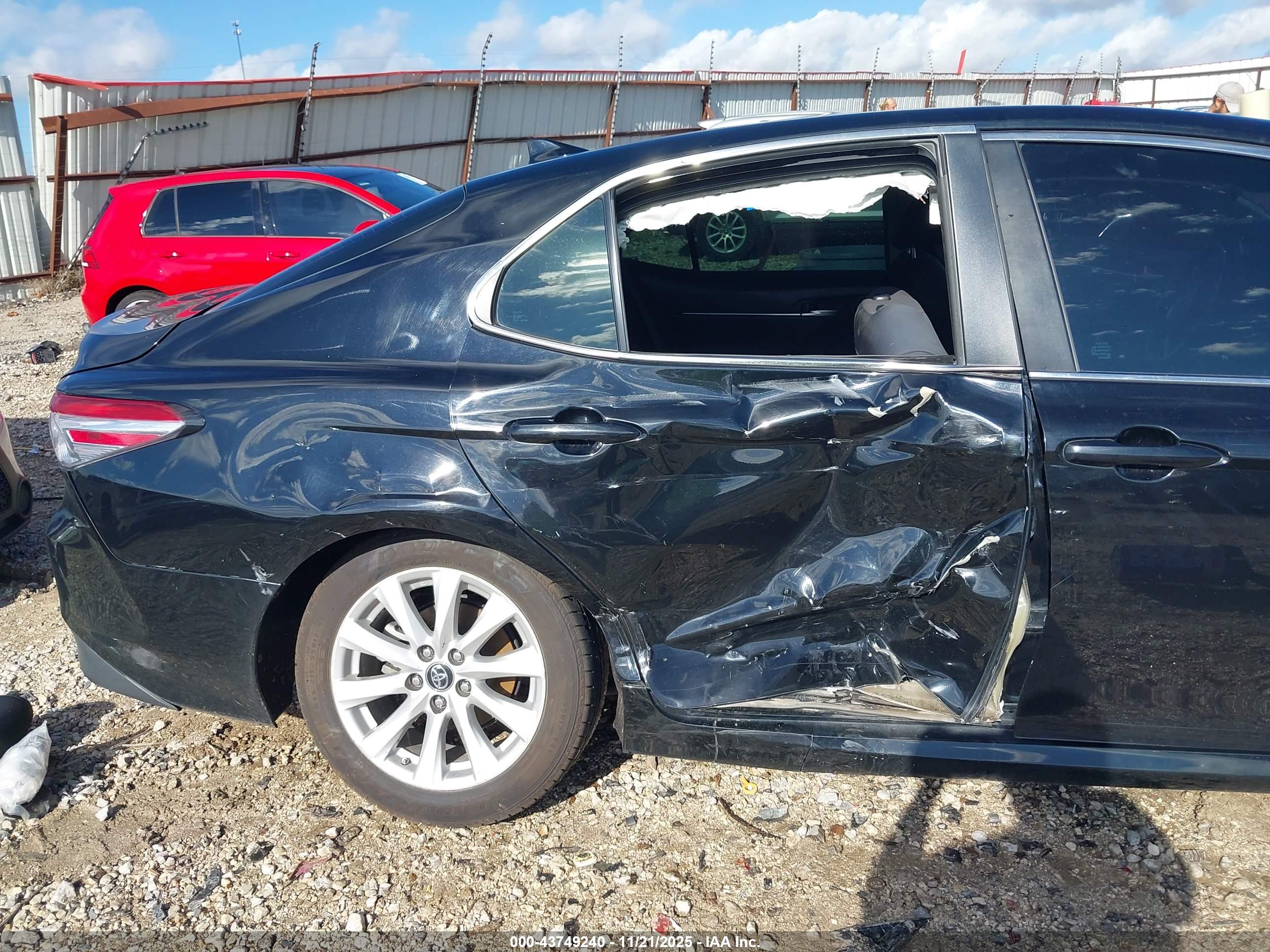 TOYOTA CAMRY image 6